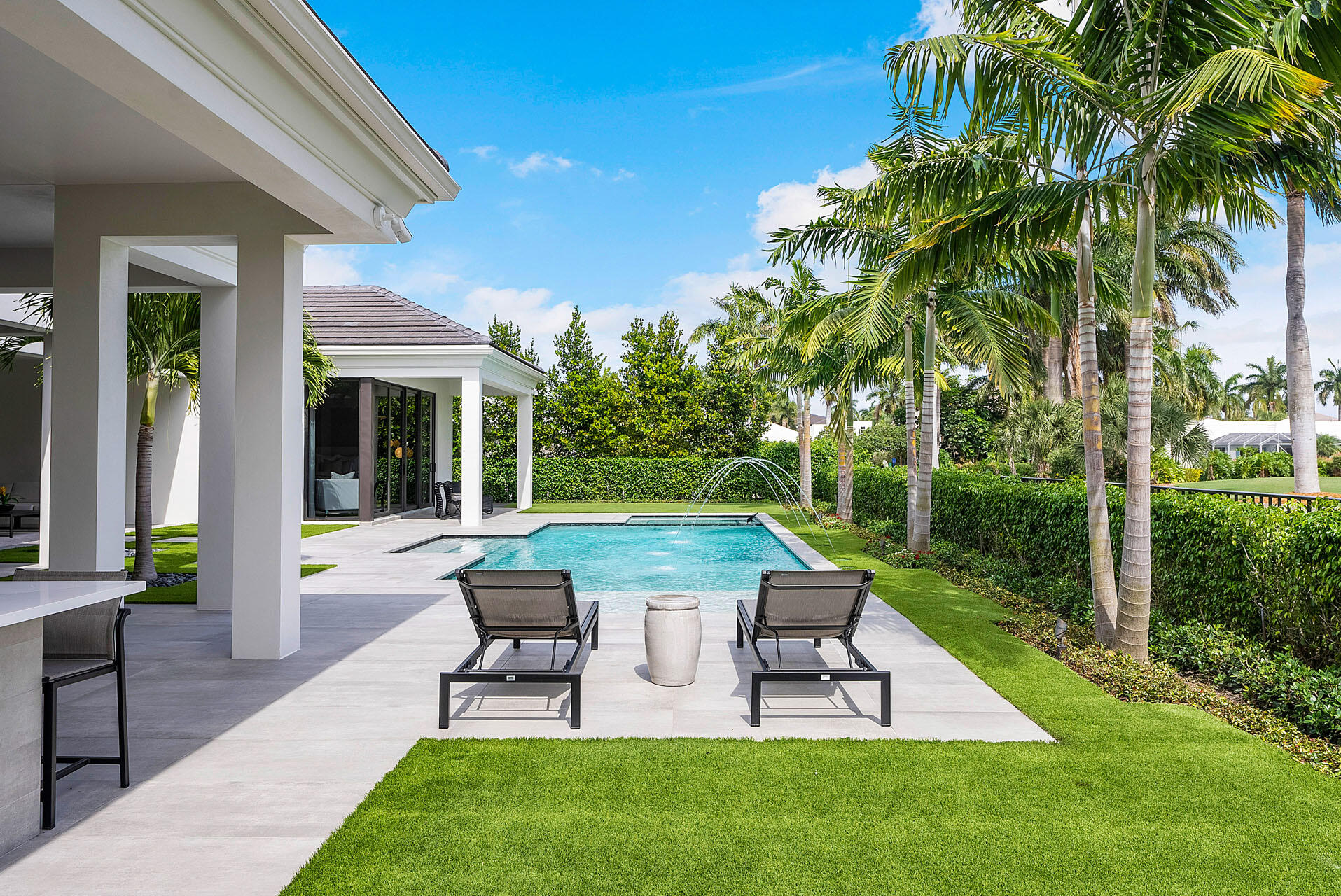 ROYAL PALM YACHT & COUNTRY CLUB - Residential