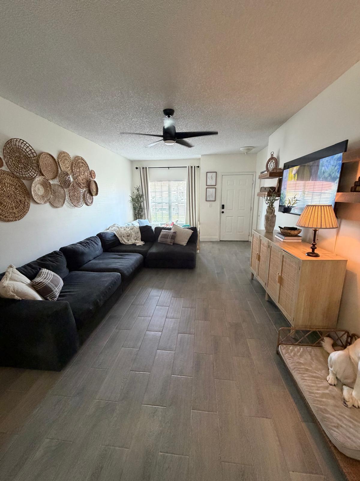 Completely renovated 1- bedroom, 1- bathroom condominium featuring a modern design  throughout. Beautiful quartz  countertops, new kitchen cabinets, updated bathroom, tile flooring and modern washer and dryer. New A/C .The building also has a new roof. Conveniently located near shopping , restaurants, and major highways. Move in ready.