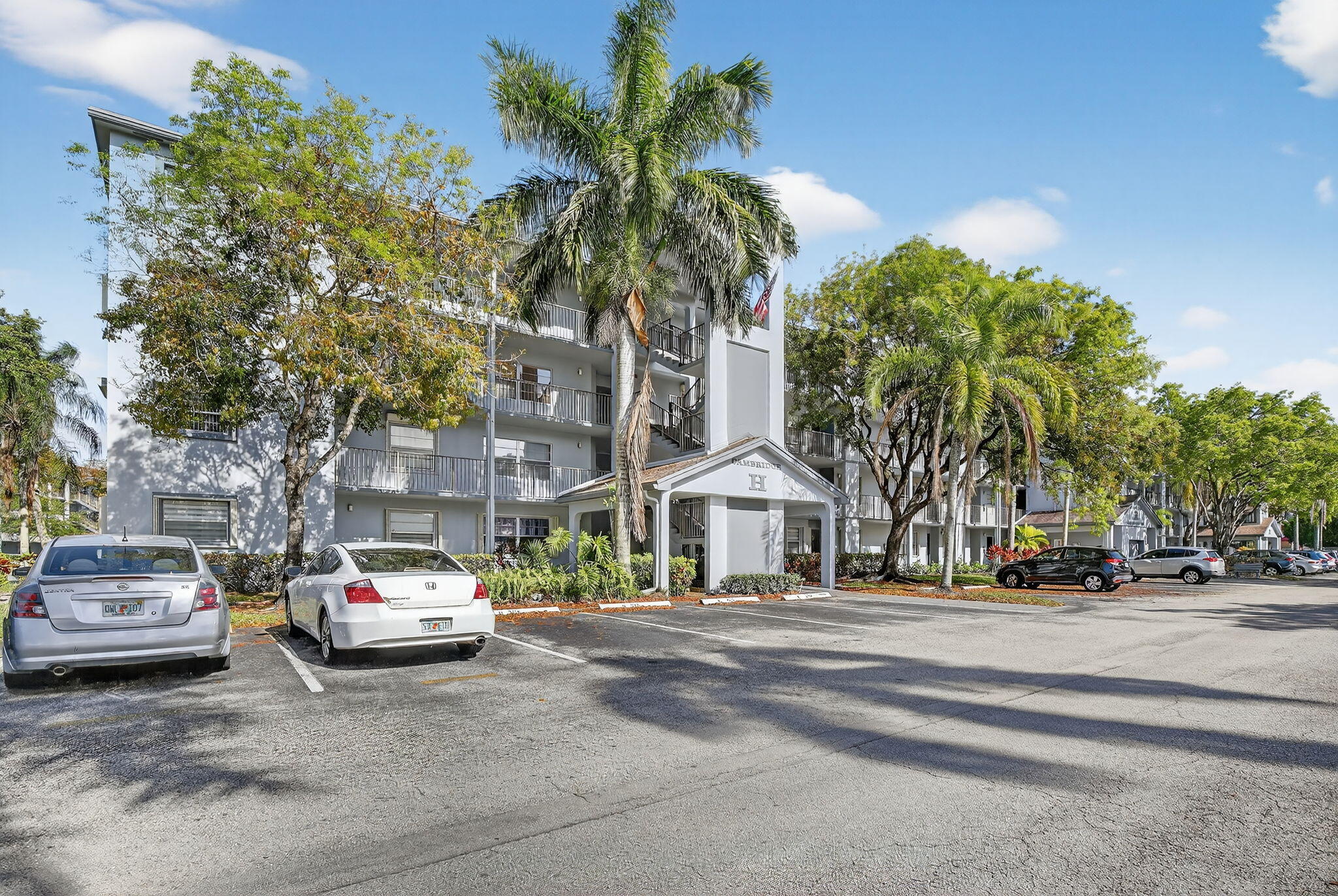 CAMBRIDGE AT CENTURY VILLAGE - Residential