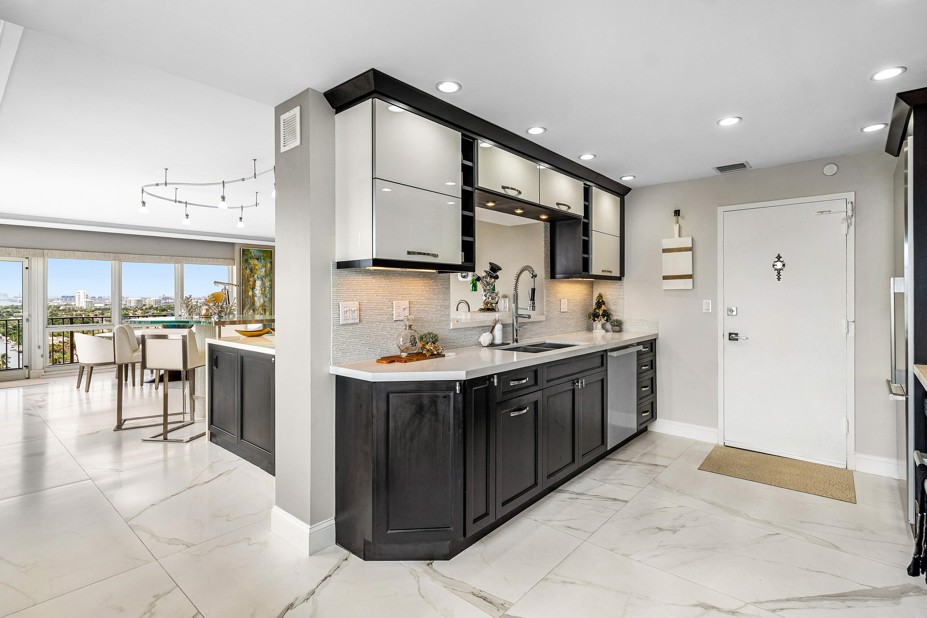 MARINE TOWER CONDO - Residential