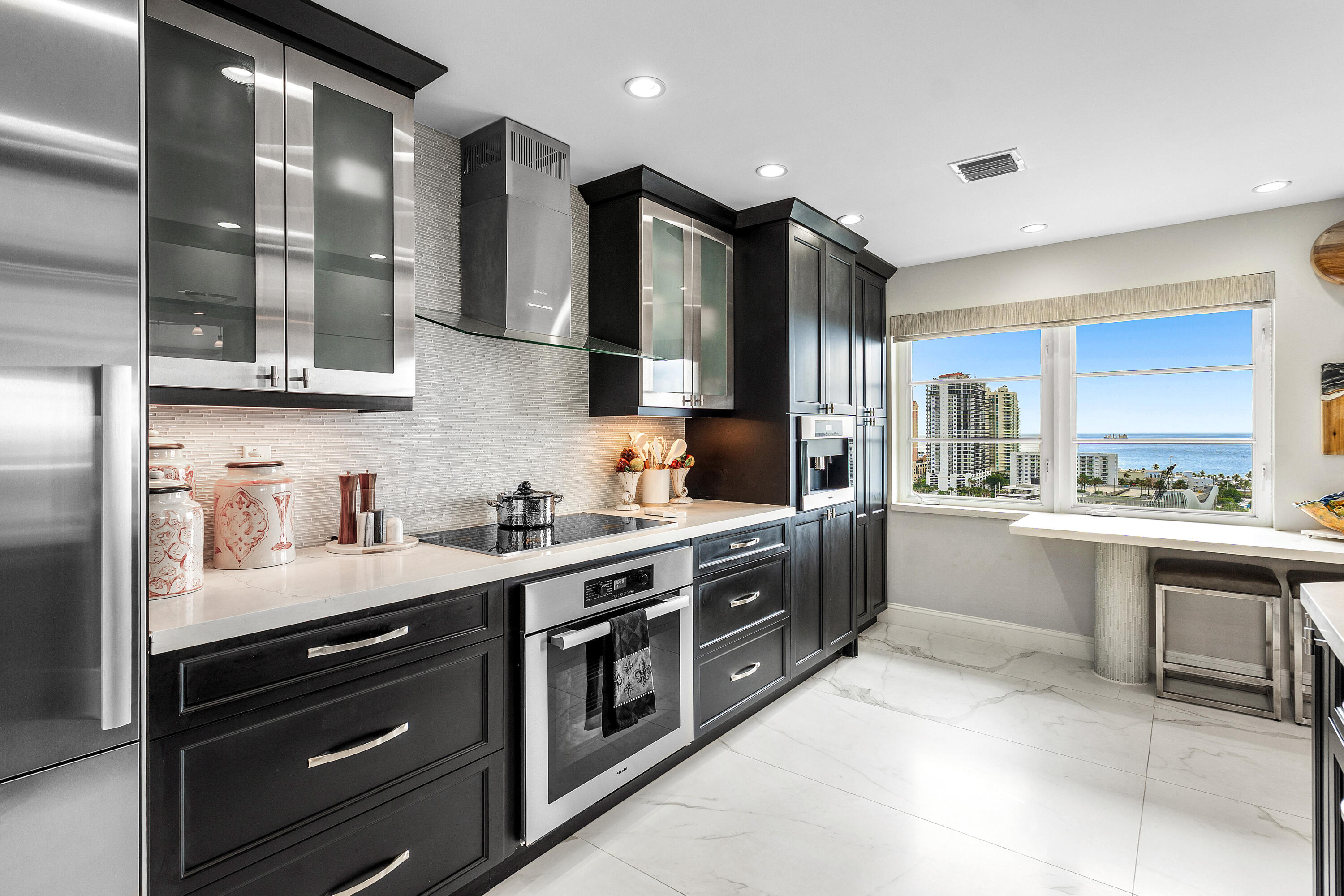 MARINE TOWER CONDO - Residential
