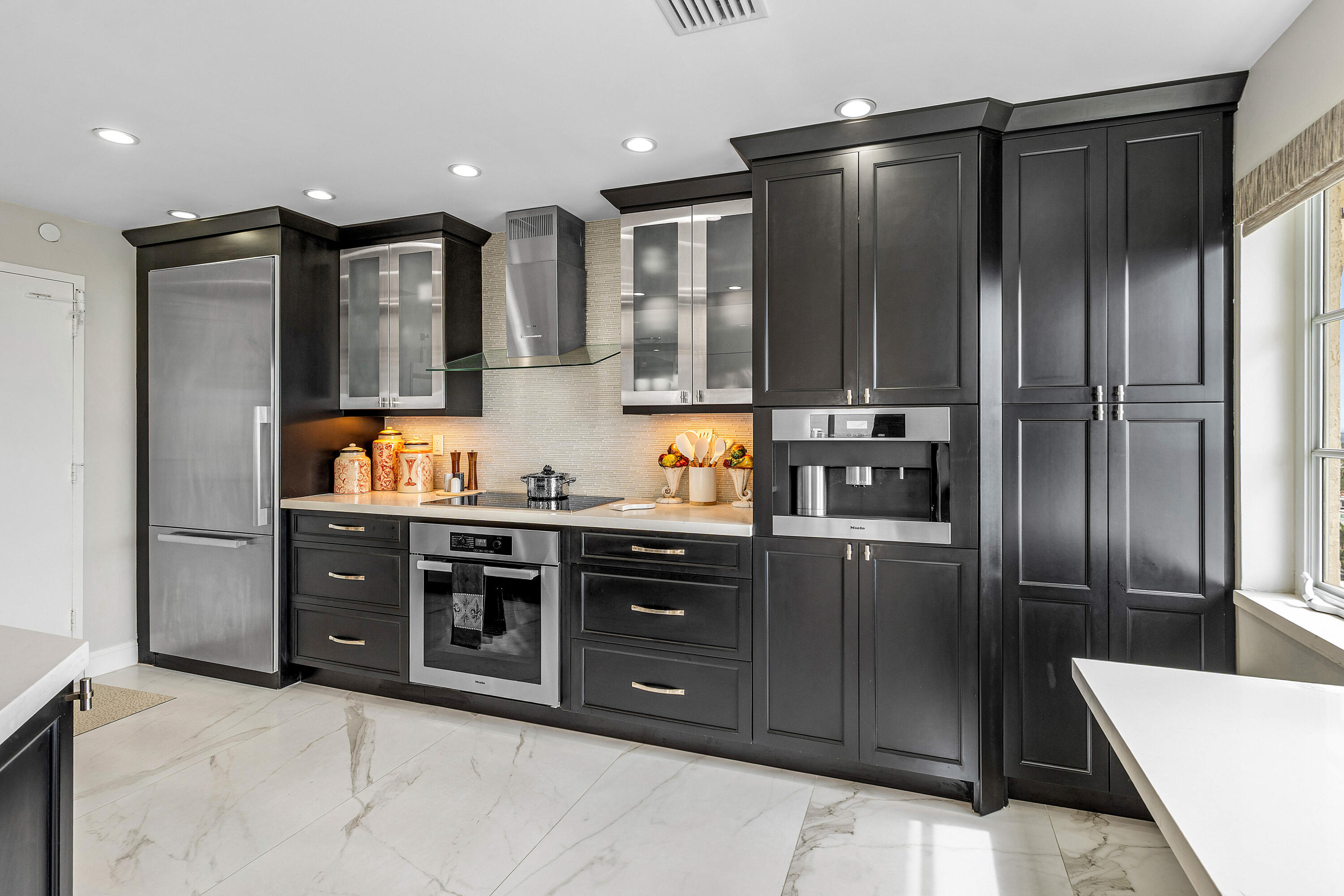 MARINE TOWER CONDO - Residential