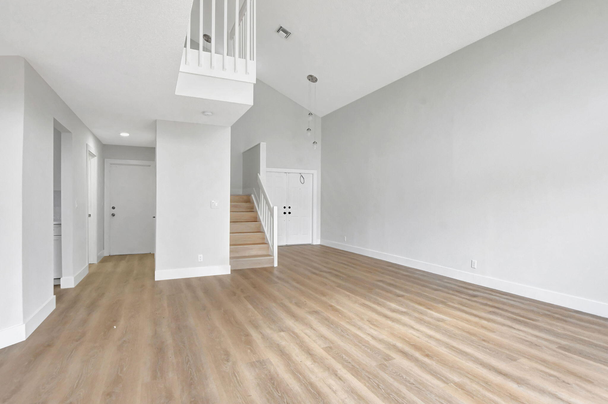 BOCA CHASE TR 9 B - Residential Lease