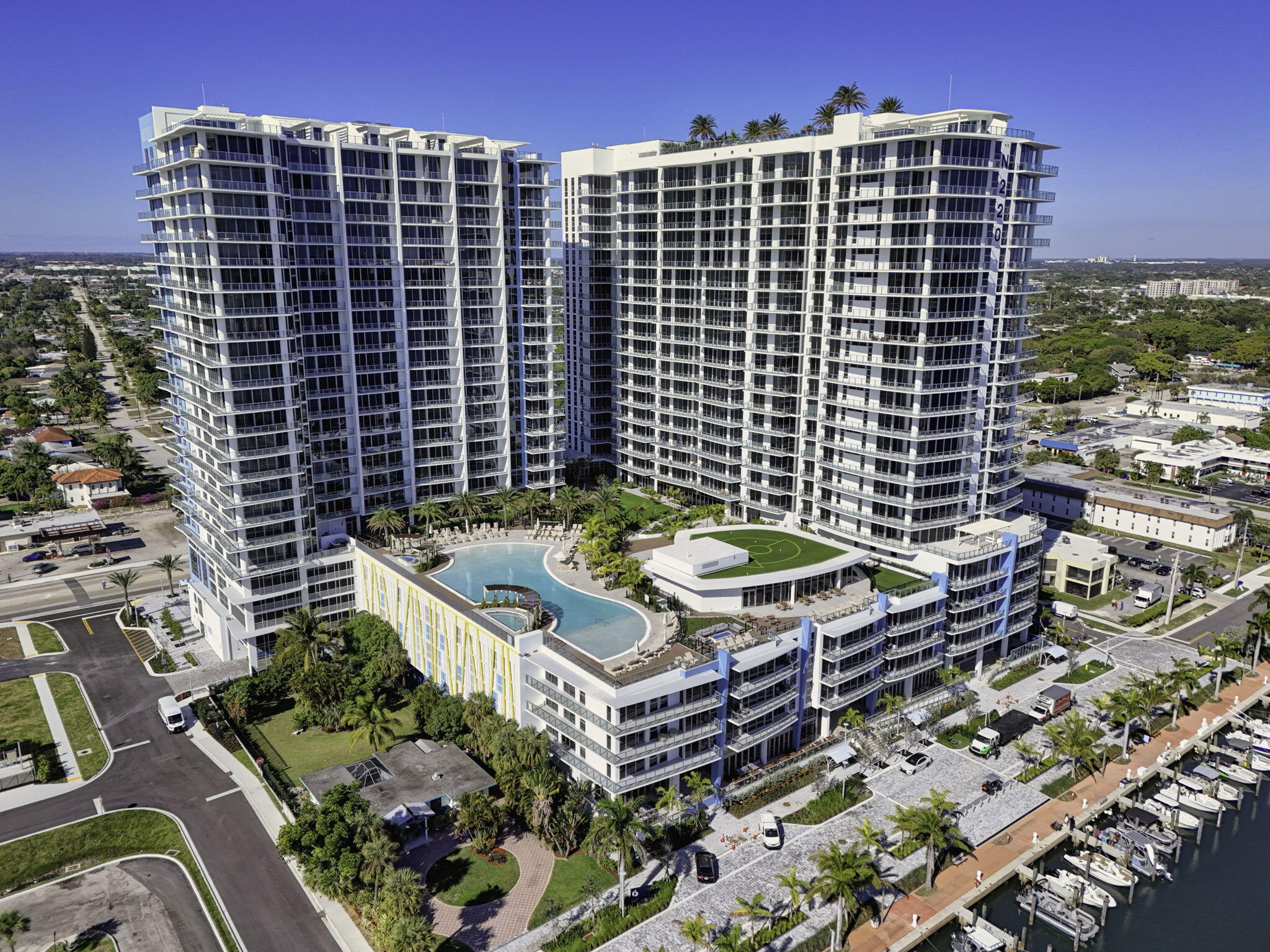 Nautilus 220 Condominium - Residential