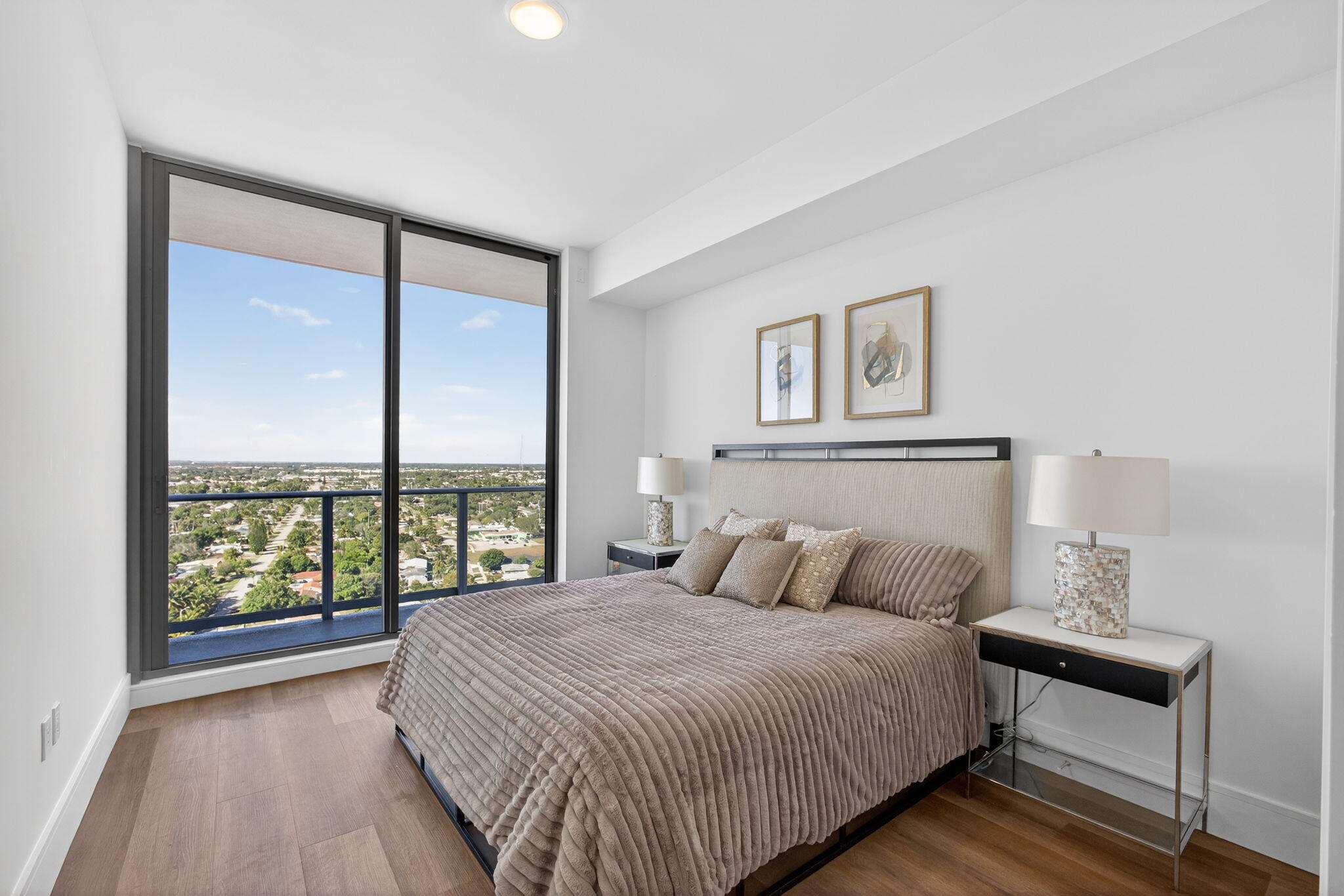 Nautilus 220 Condominium - Residential