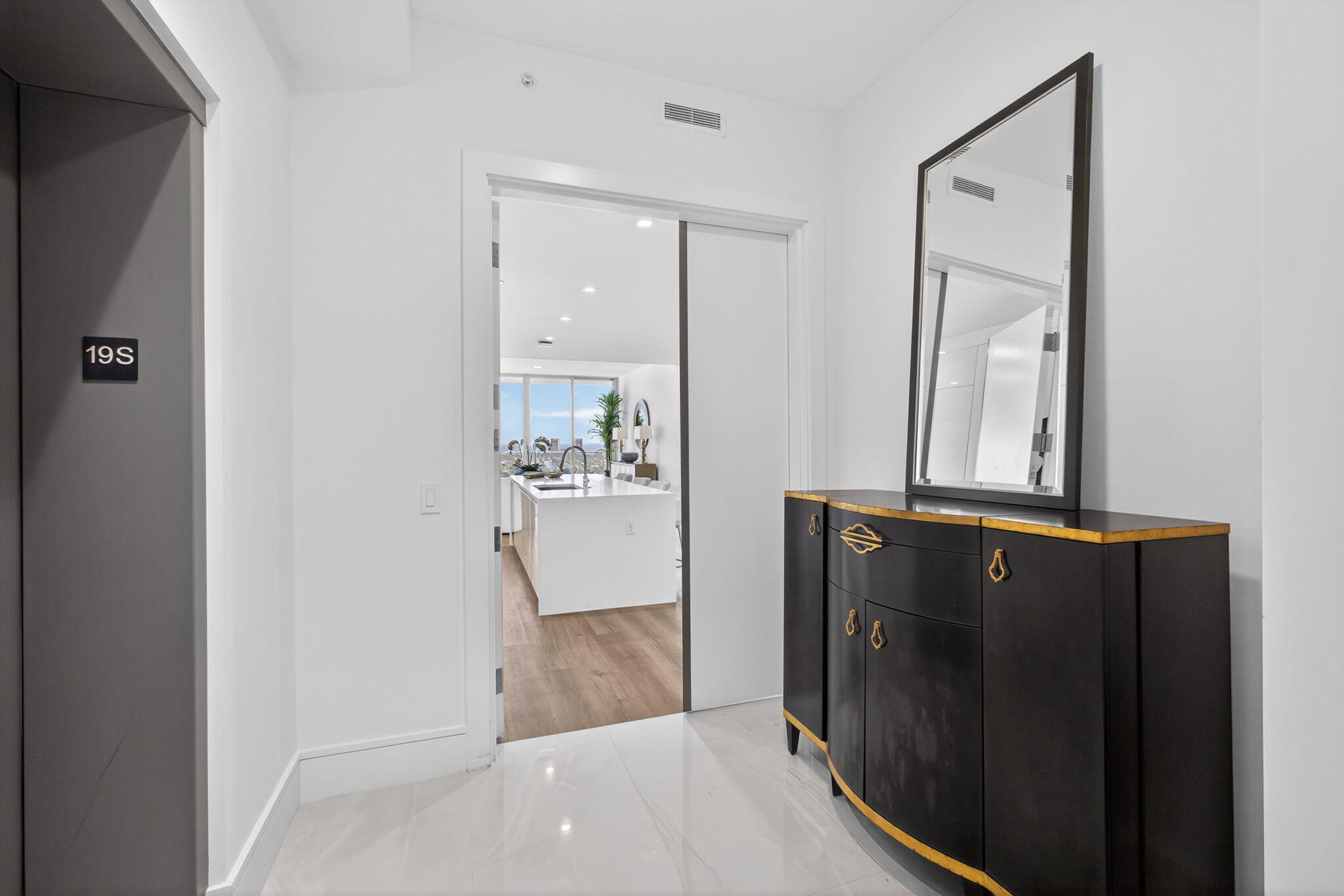 Nautilus 220 Condominium - Residential