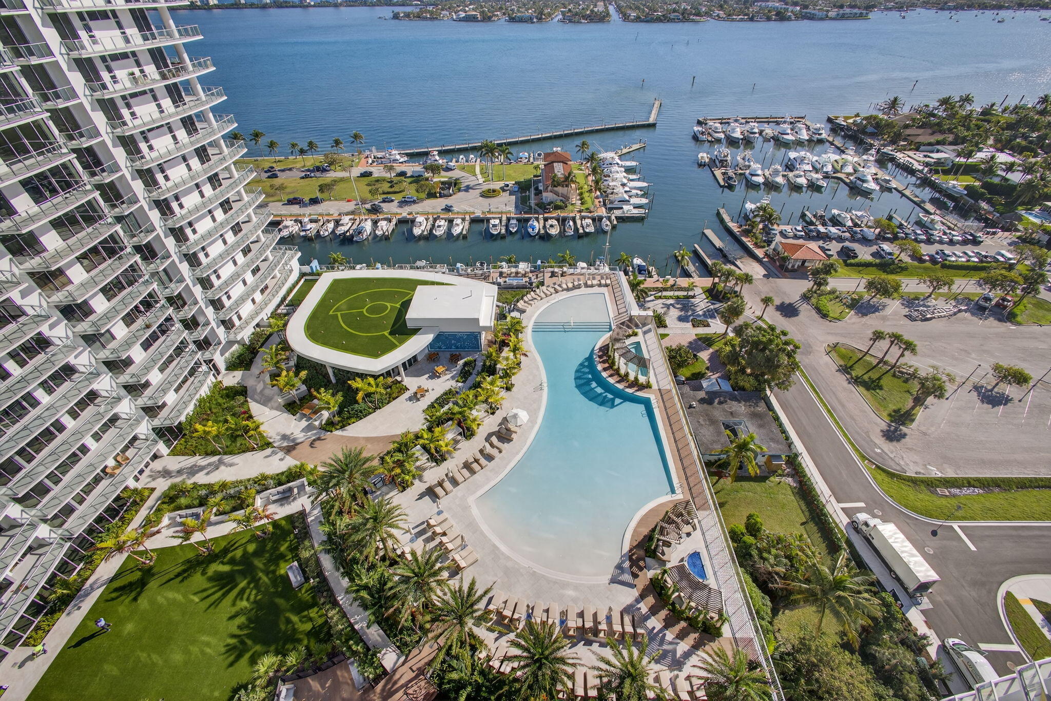 Nautilus 220 Condominium - Residential