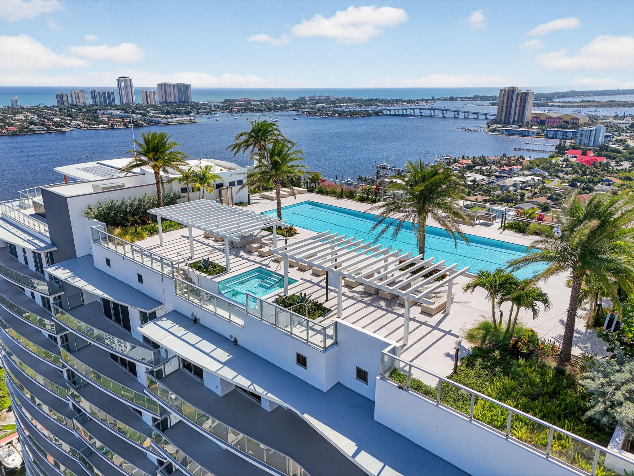 Nautilus 220 Condominium - Residential