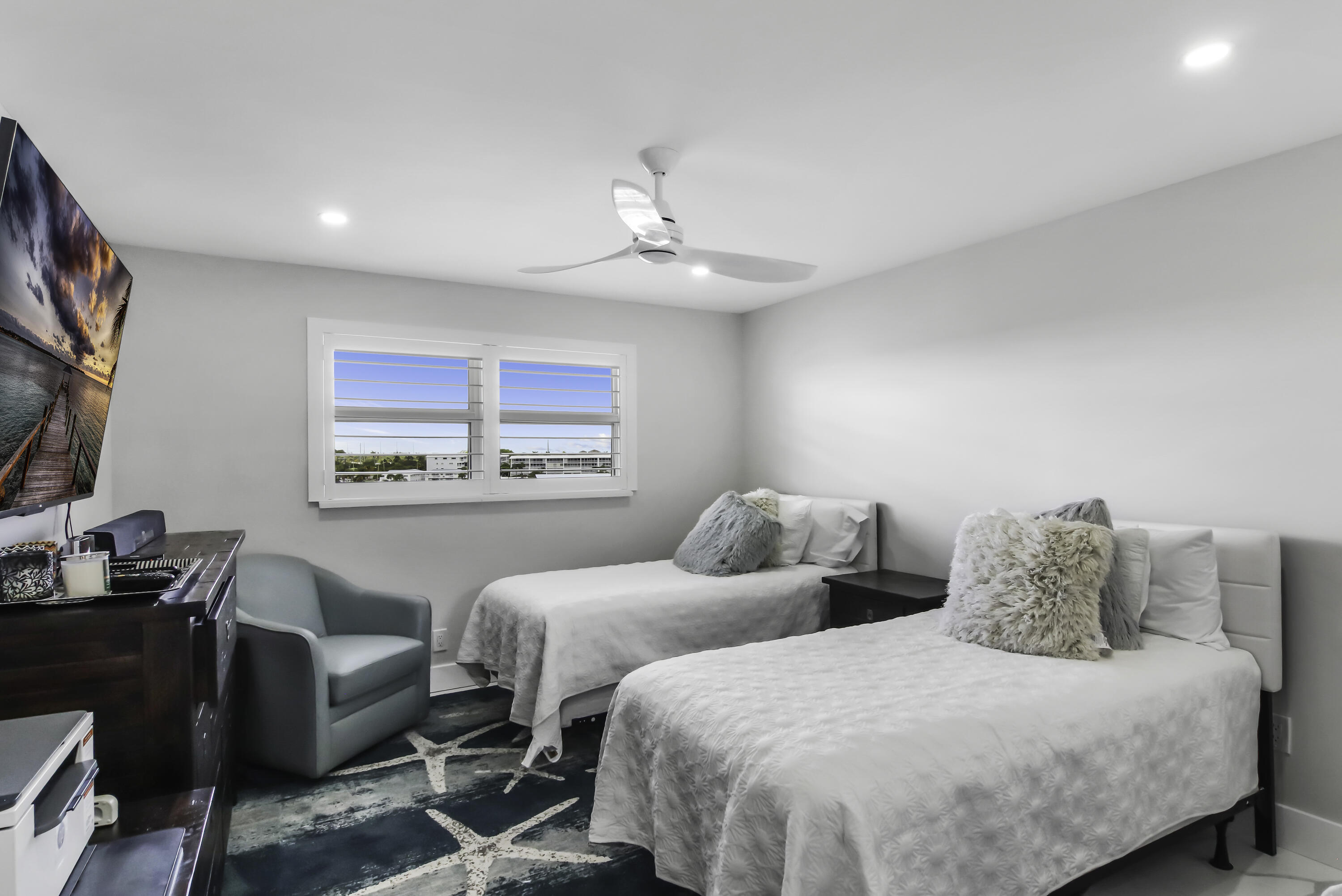 LANDS END CONDO LOTS 12 AND 13 (LESS IRREG PAR - Residential Lease