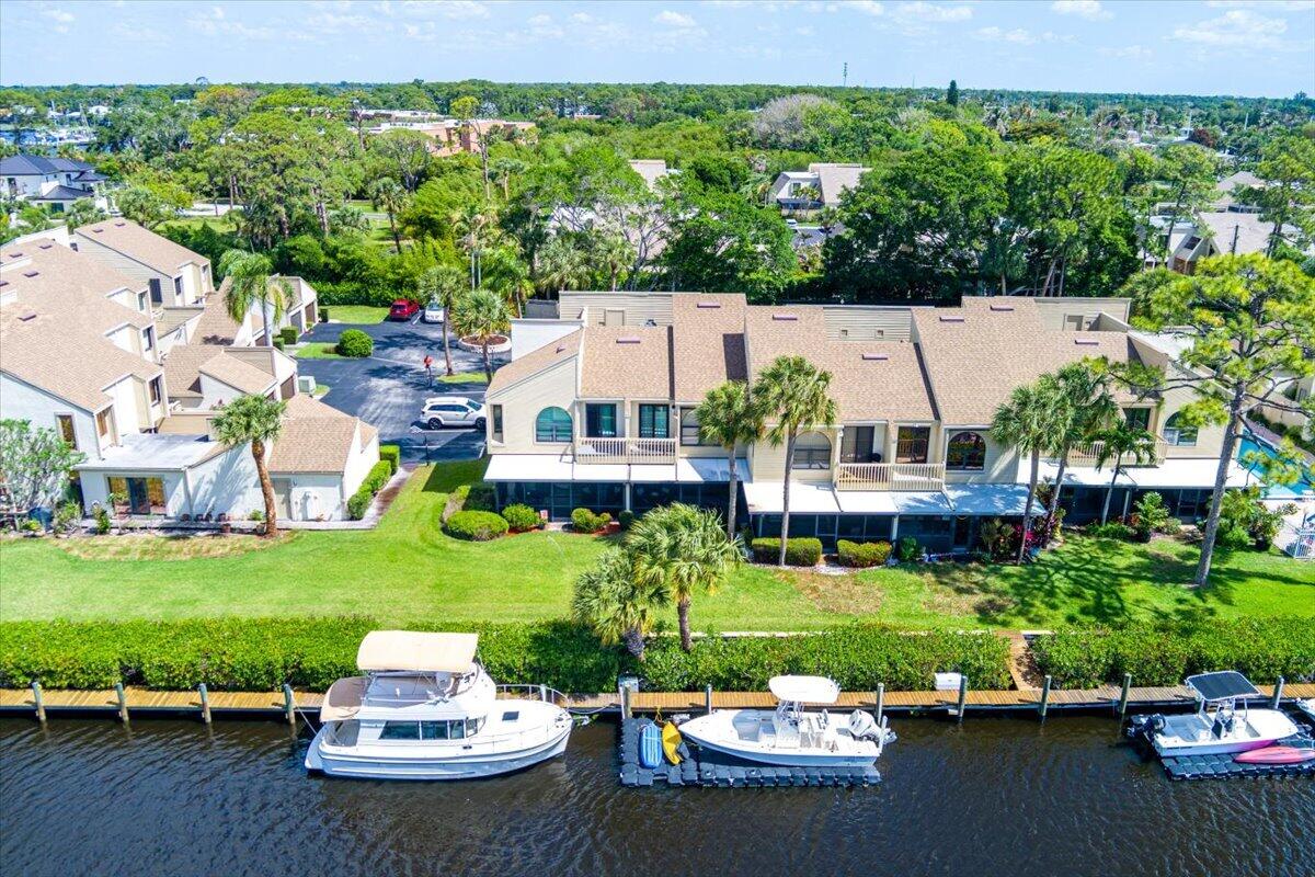 TARPON BAY MOORINGS - Residential