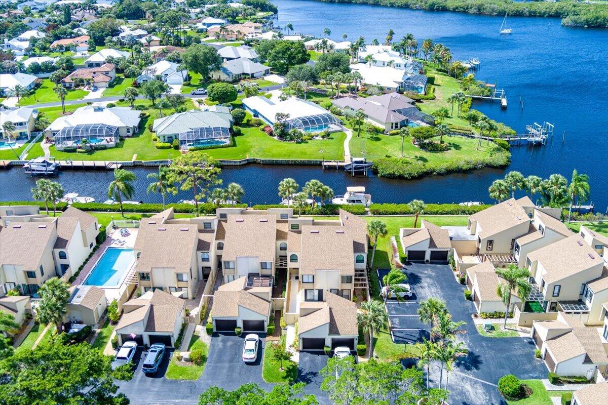 TARPON BAY MOORINGS - Residential