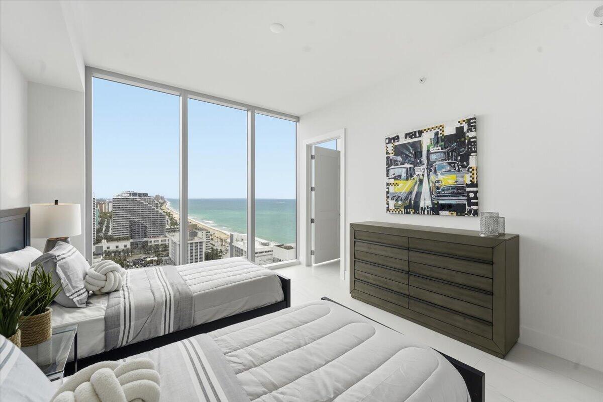 LAUDER DEL MAR - Residential