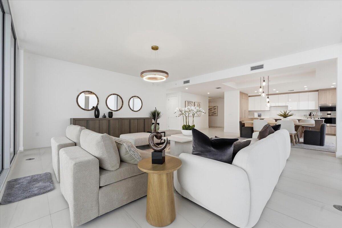 LAUDER DEL MAR - Residential