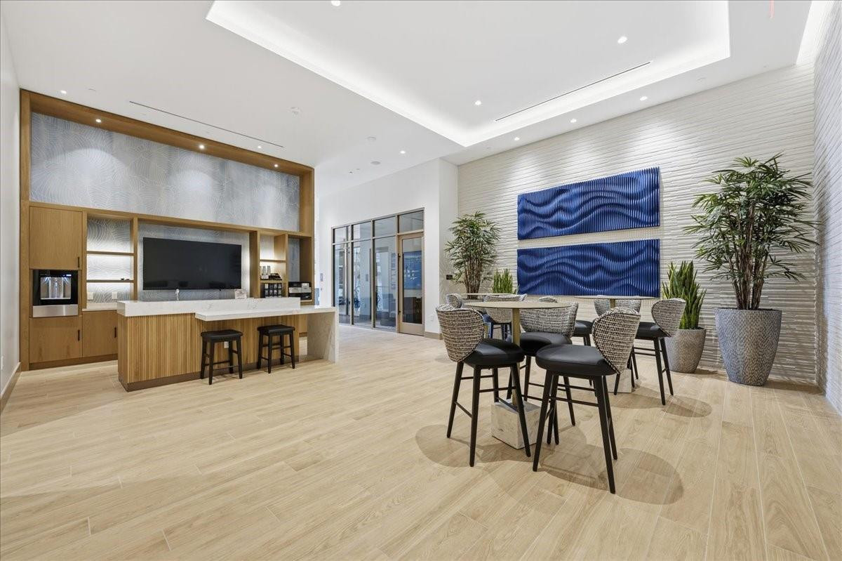 LAUDER DEL MAR - Residential