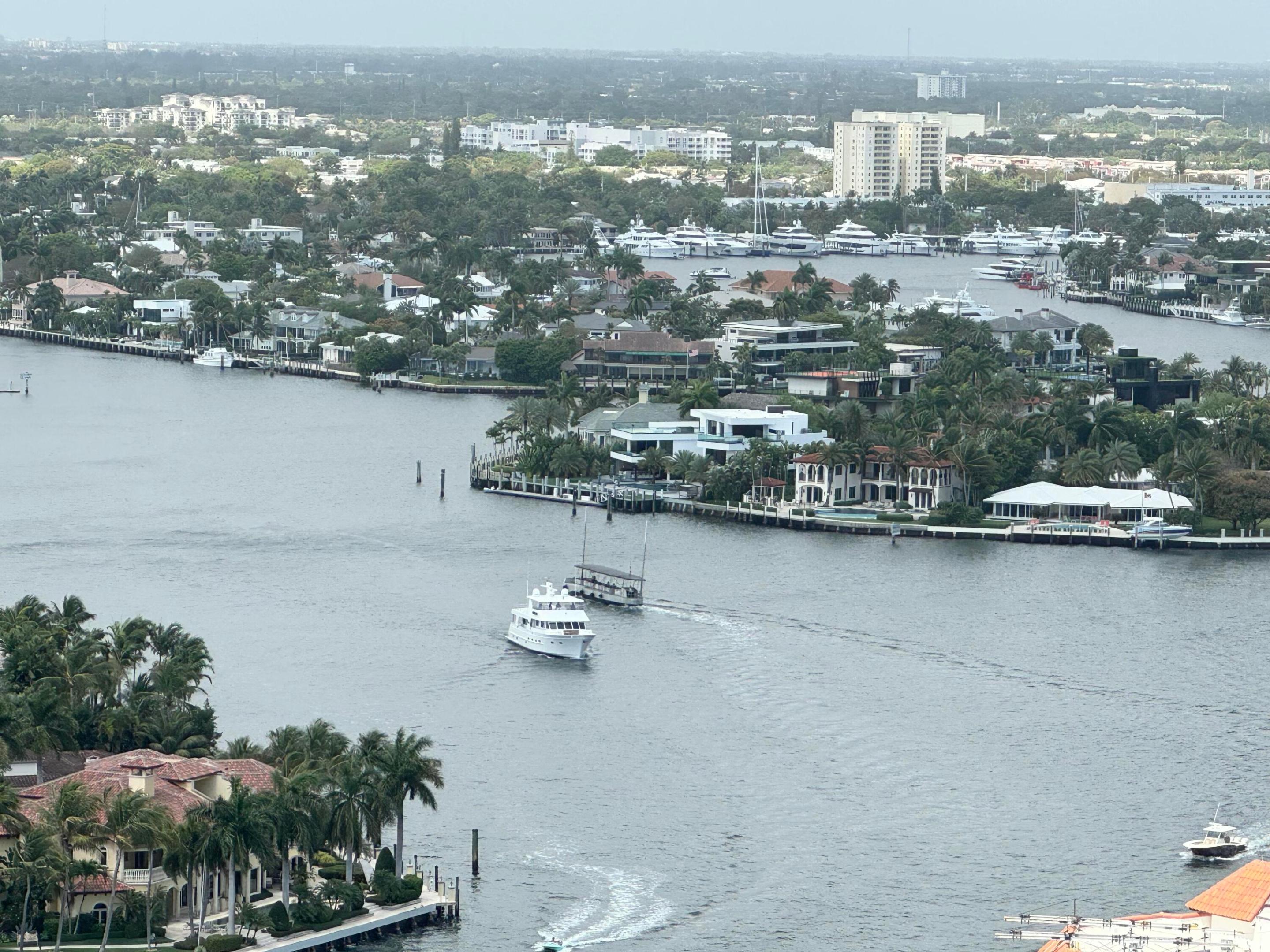 LAUDER DEL MAR - Residential