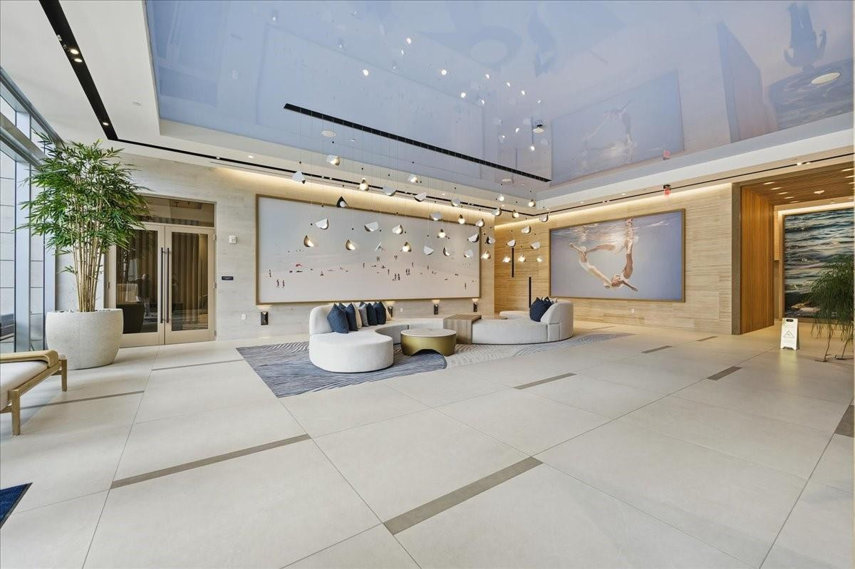 LAUDER DEL MAR - Residential