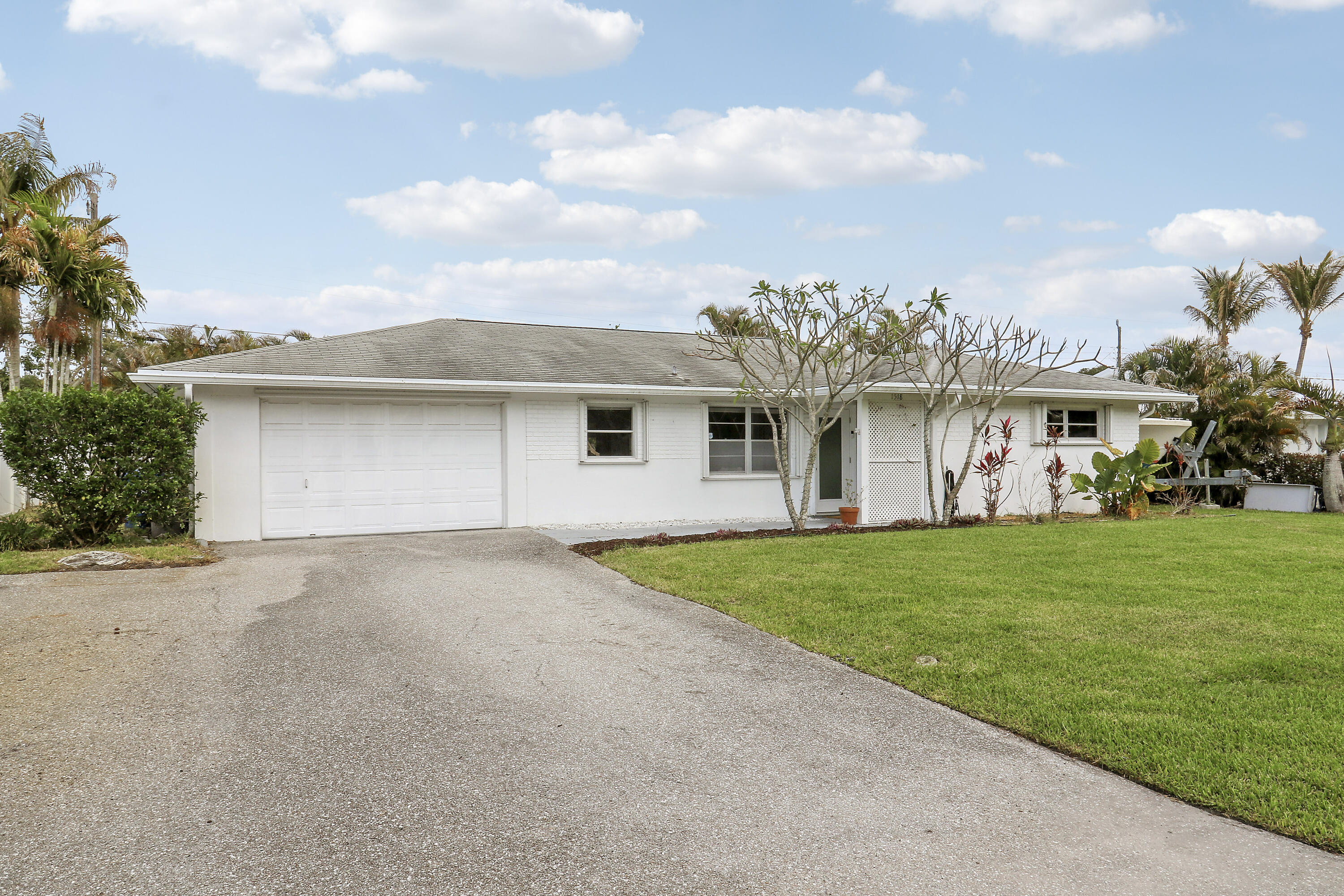 RIVERSIDE DRIVE PARK SEC A - Residential Lease