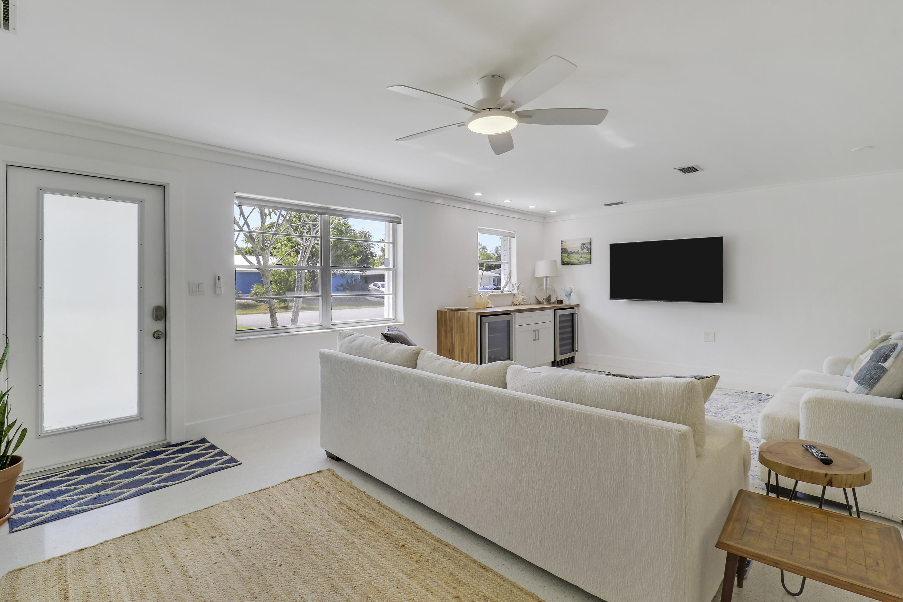 RIVERSIDE DRIVE PARK SEC A - Residential Lease
