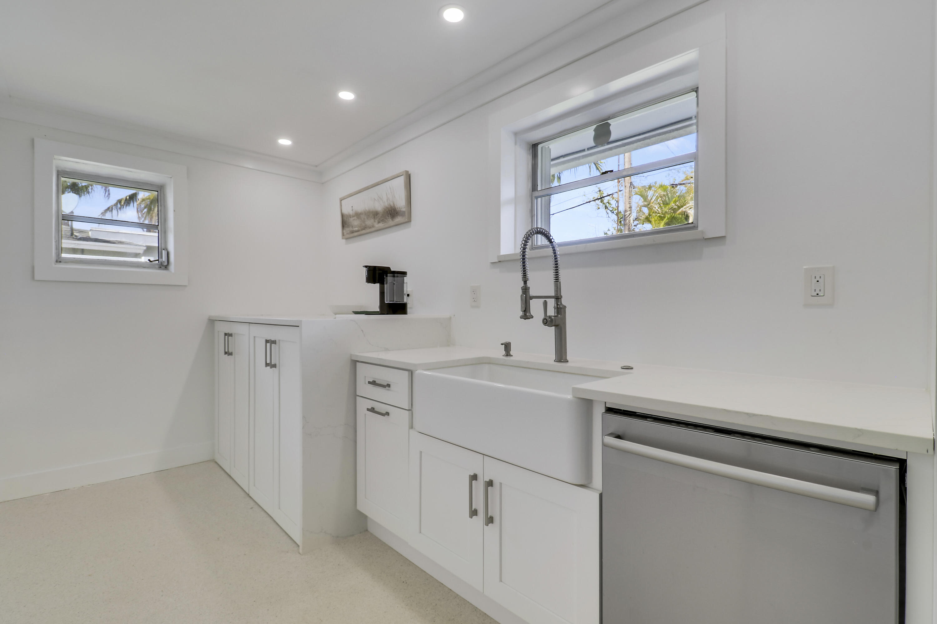RIVERSIDE DRIVE PARK SEC A - Residential Lease