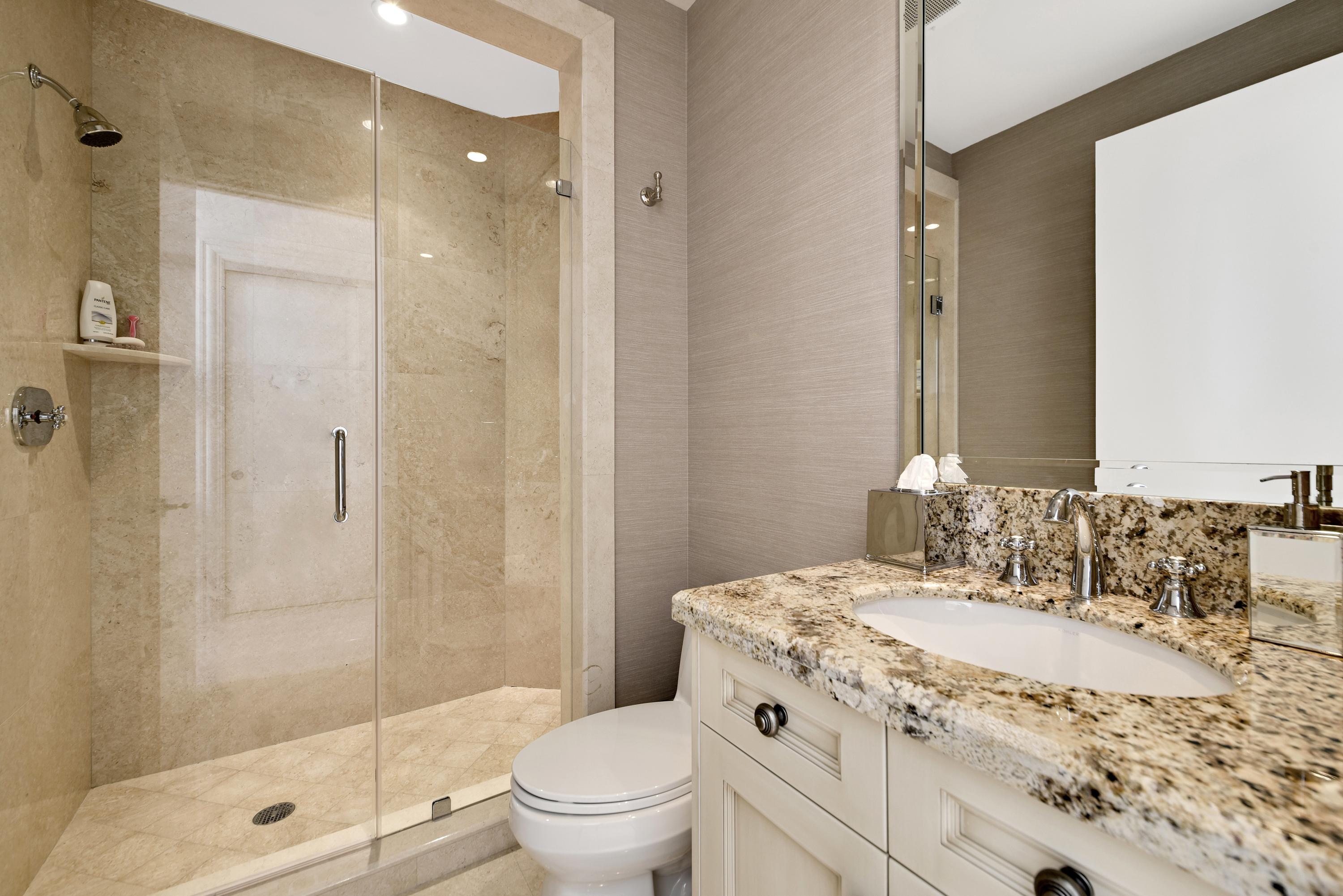 Luxuria - Residential