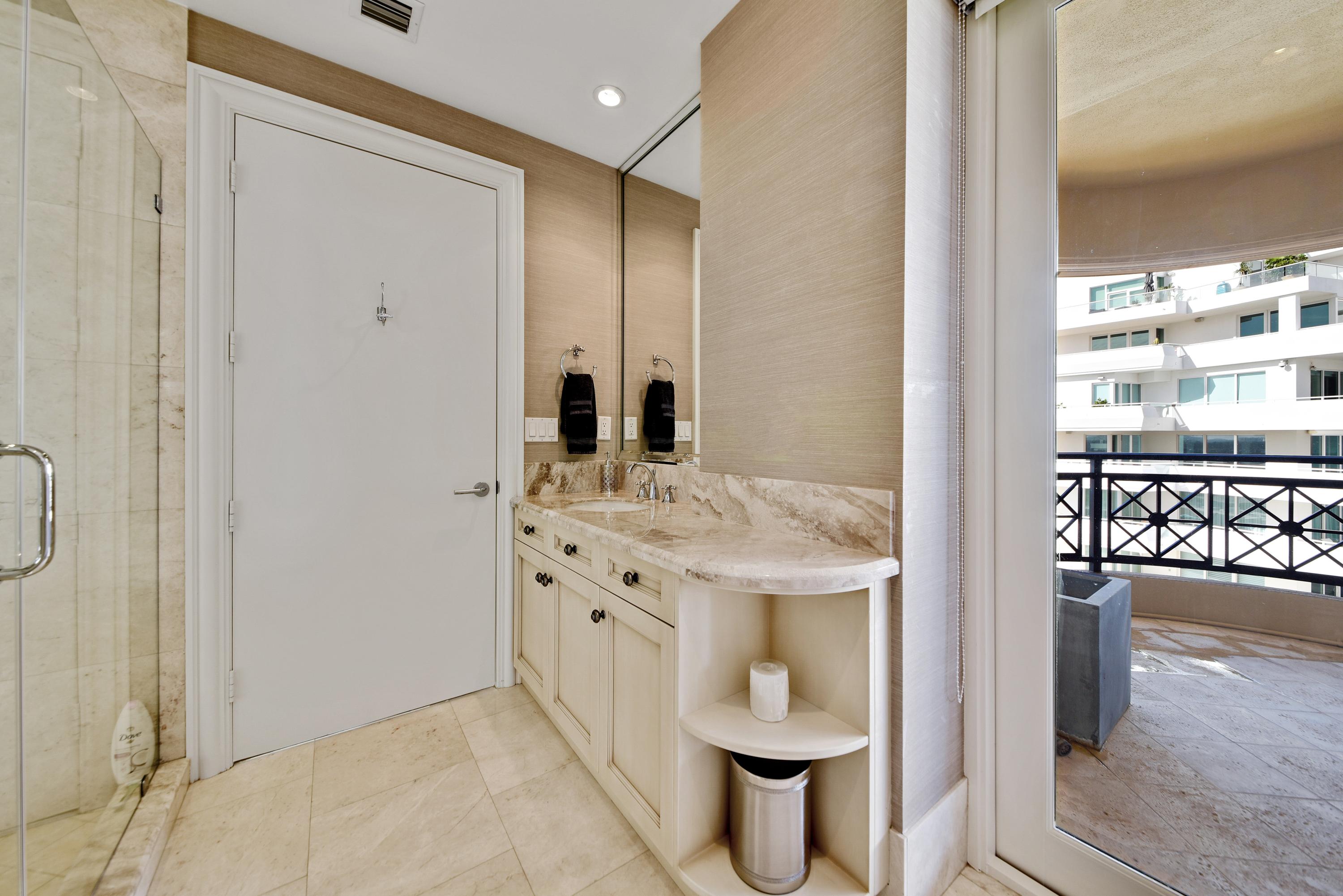 Luxuria - Residential