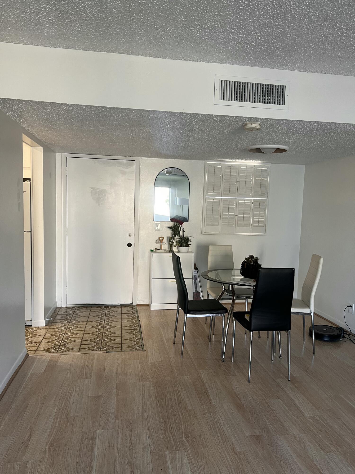 LAKESIDE VILLAGE CONDO 9 - Residential