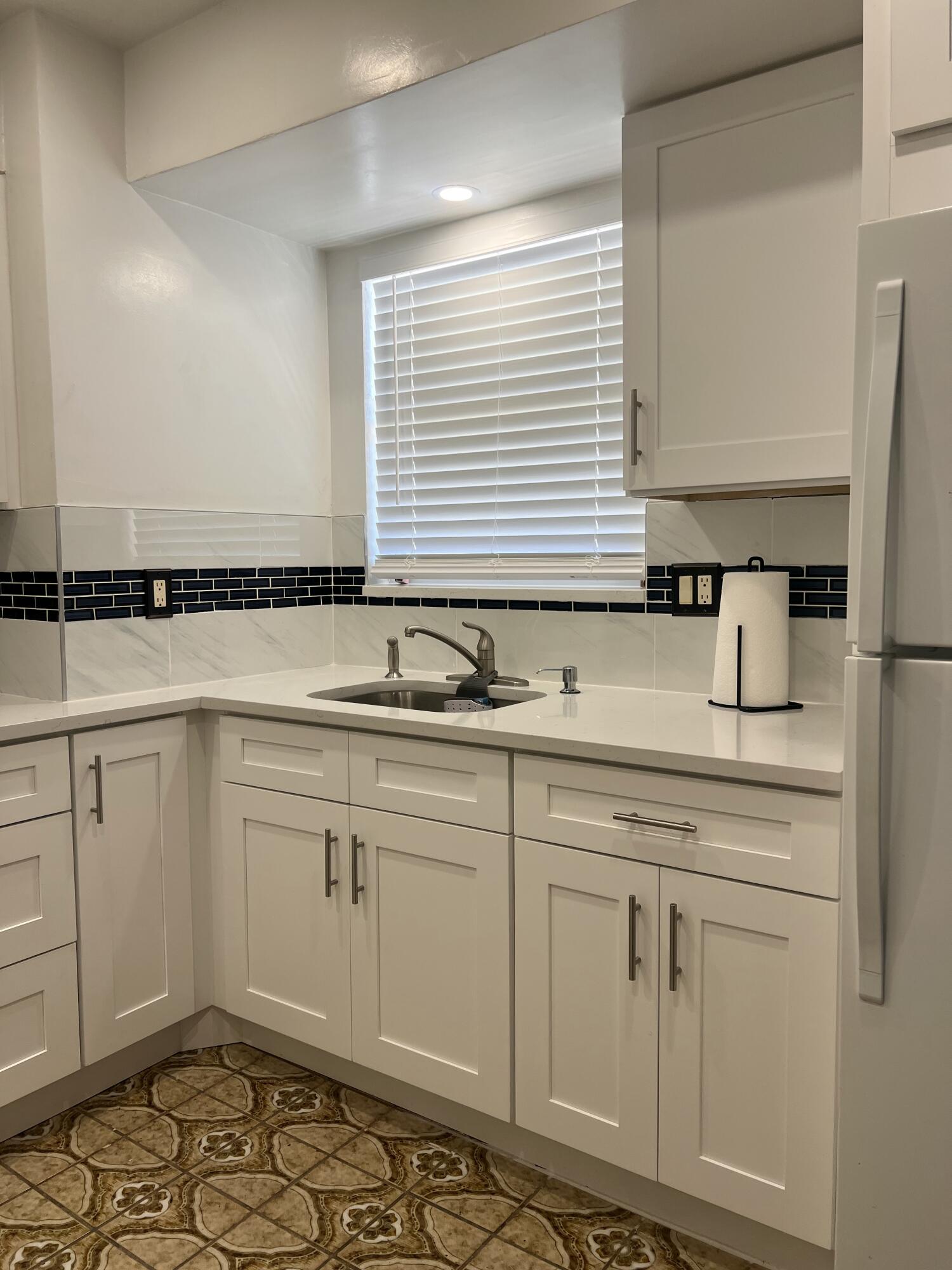 LAKESIDE VILLAGE CONDO 9 - Residential