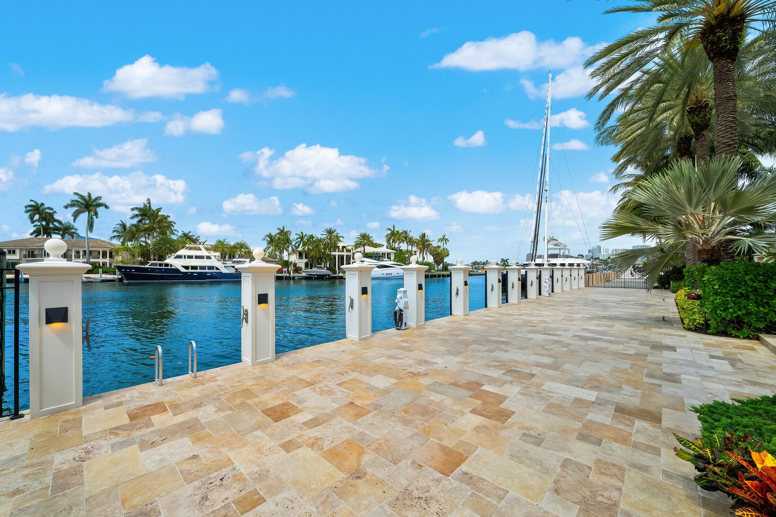 DEL LAGO ISLE - Residential