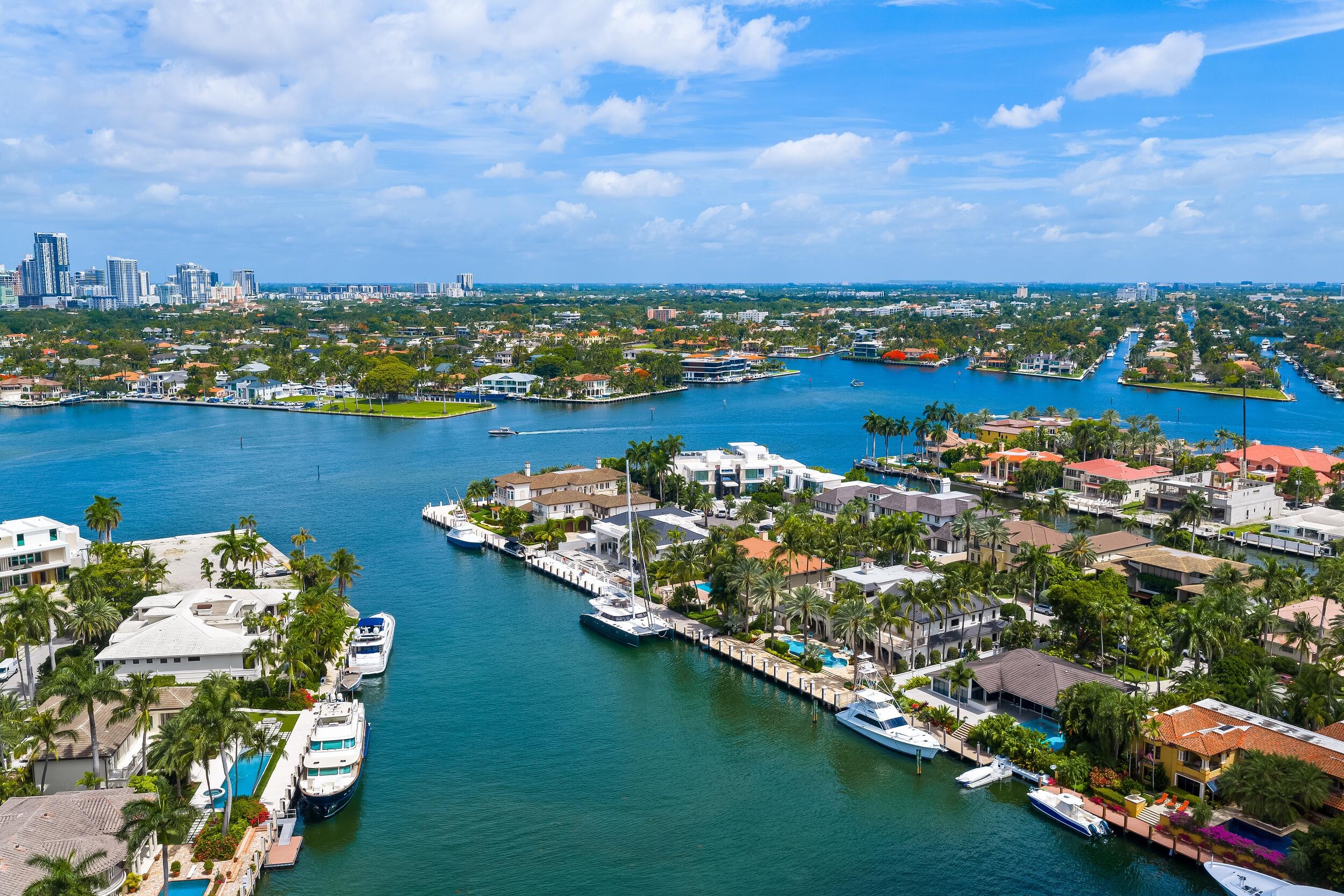 DEL LAGO ISLE - Residential