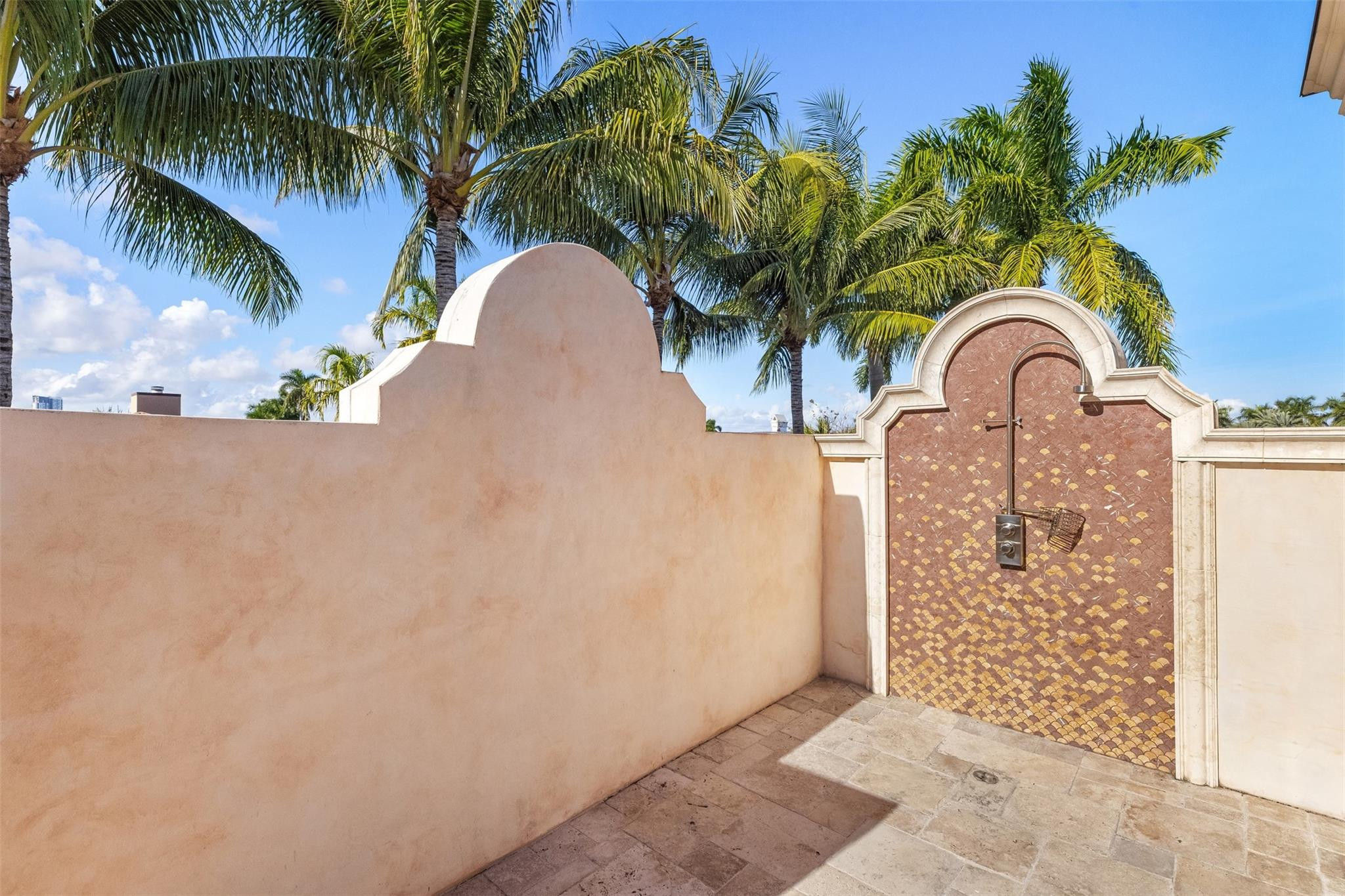 DEL LAGO ISLE - Residential