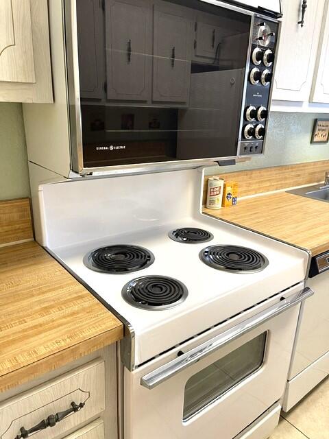 HIGH POINT OF DELRAY SEC 5 CONDO - Residential Lease