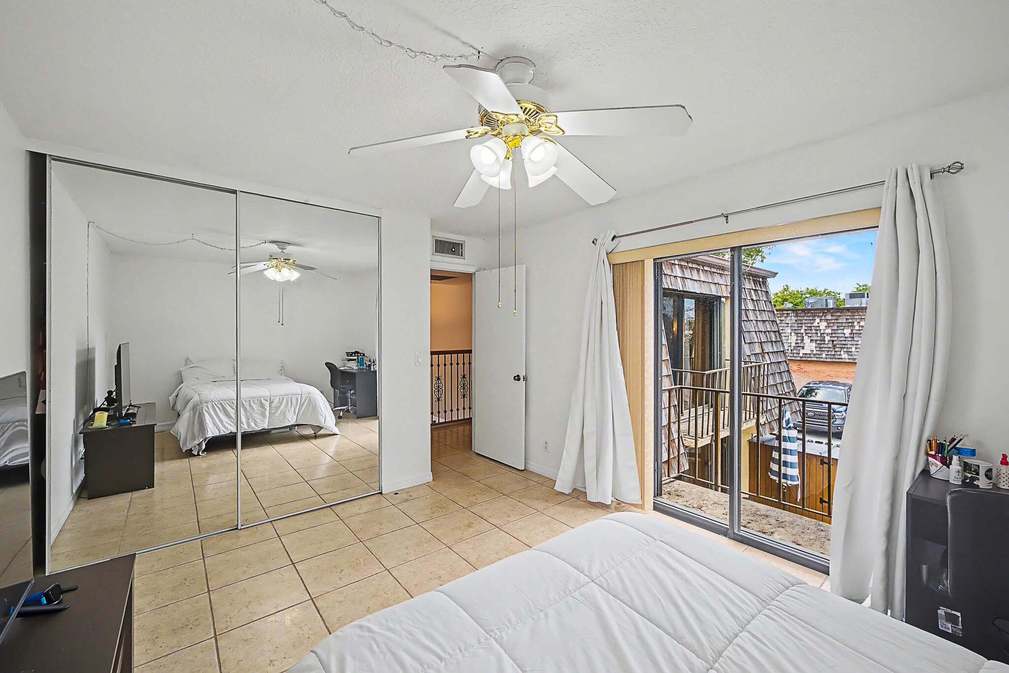 LAKEWOOD OF PALM SPRINGS - Residential