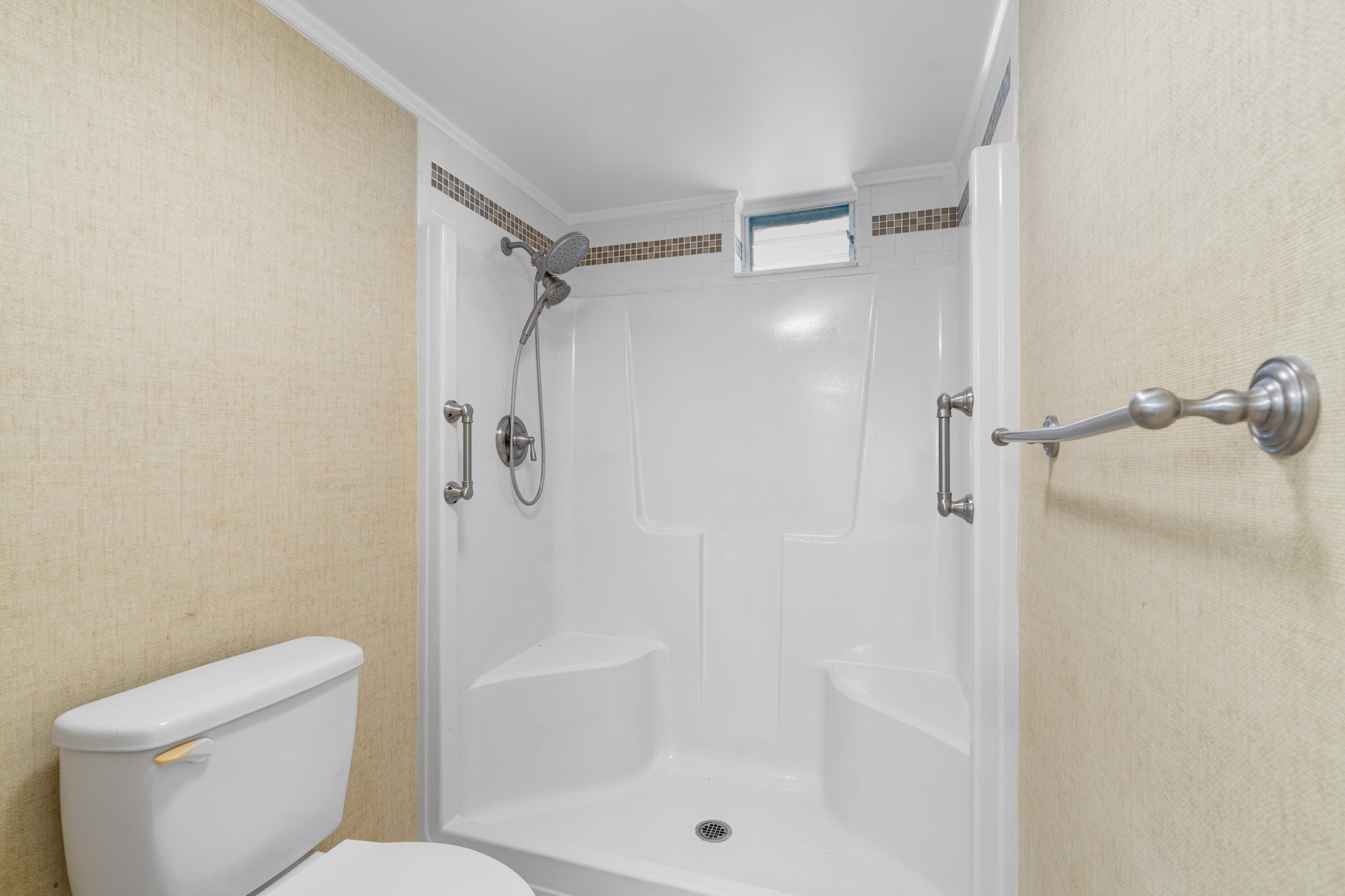 TRAILS END VILLAS INC - Residential Lease