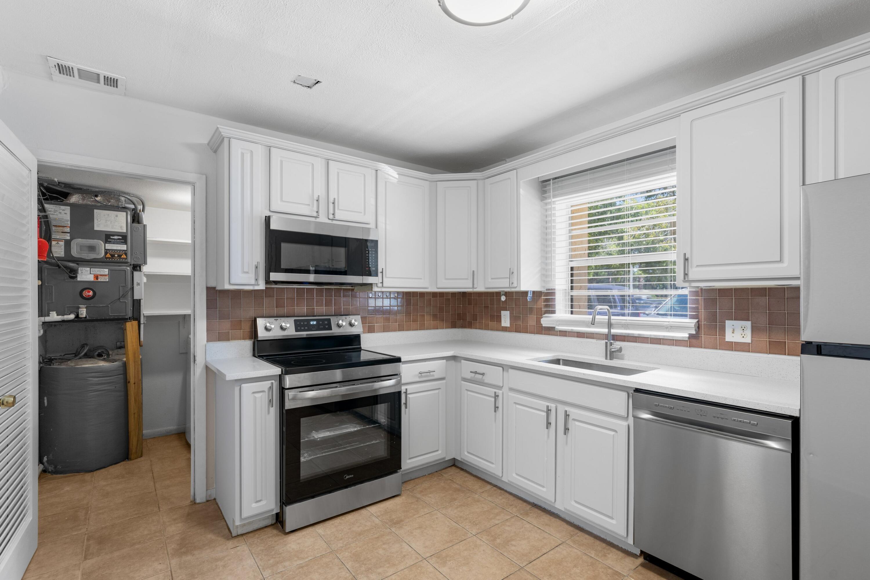 TRAILS END VILLAS INC - Residential Lease