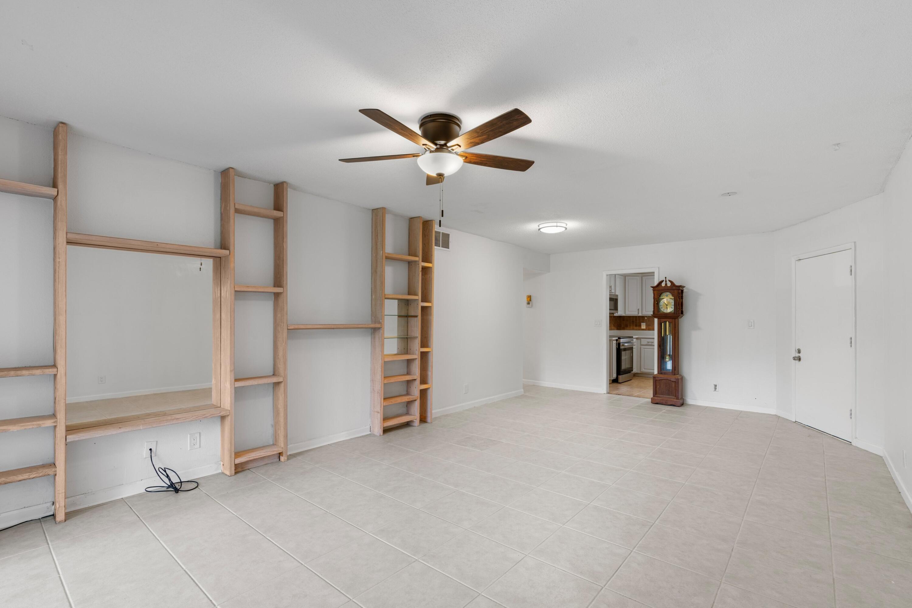 TRAILS END VILLAS INC - Residential Lease
