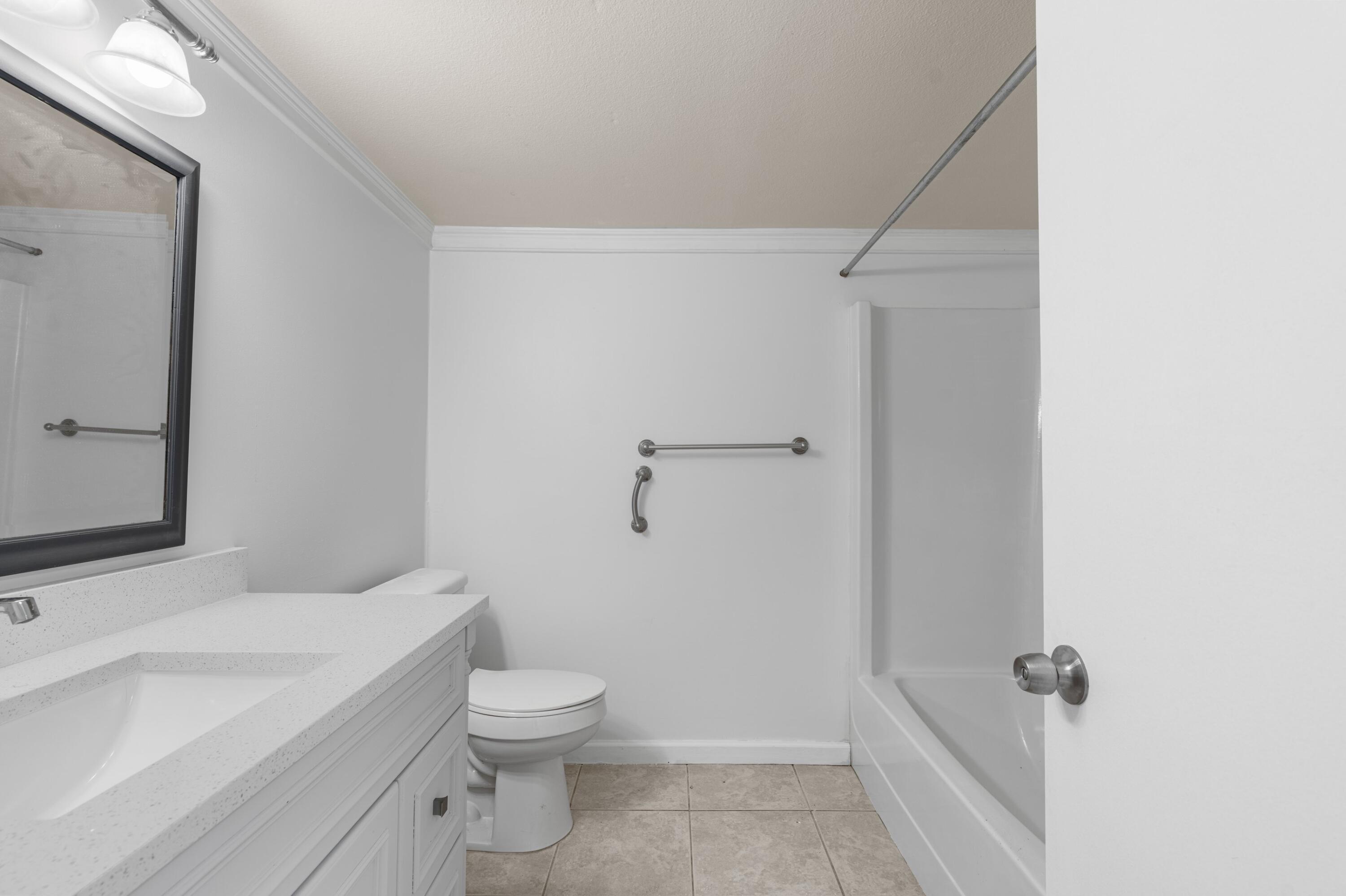 TRAILS END VILLAS INC - Residential Lease