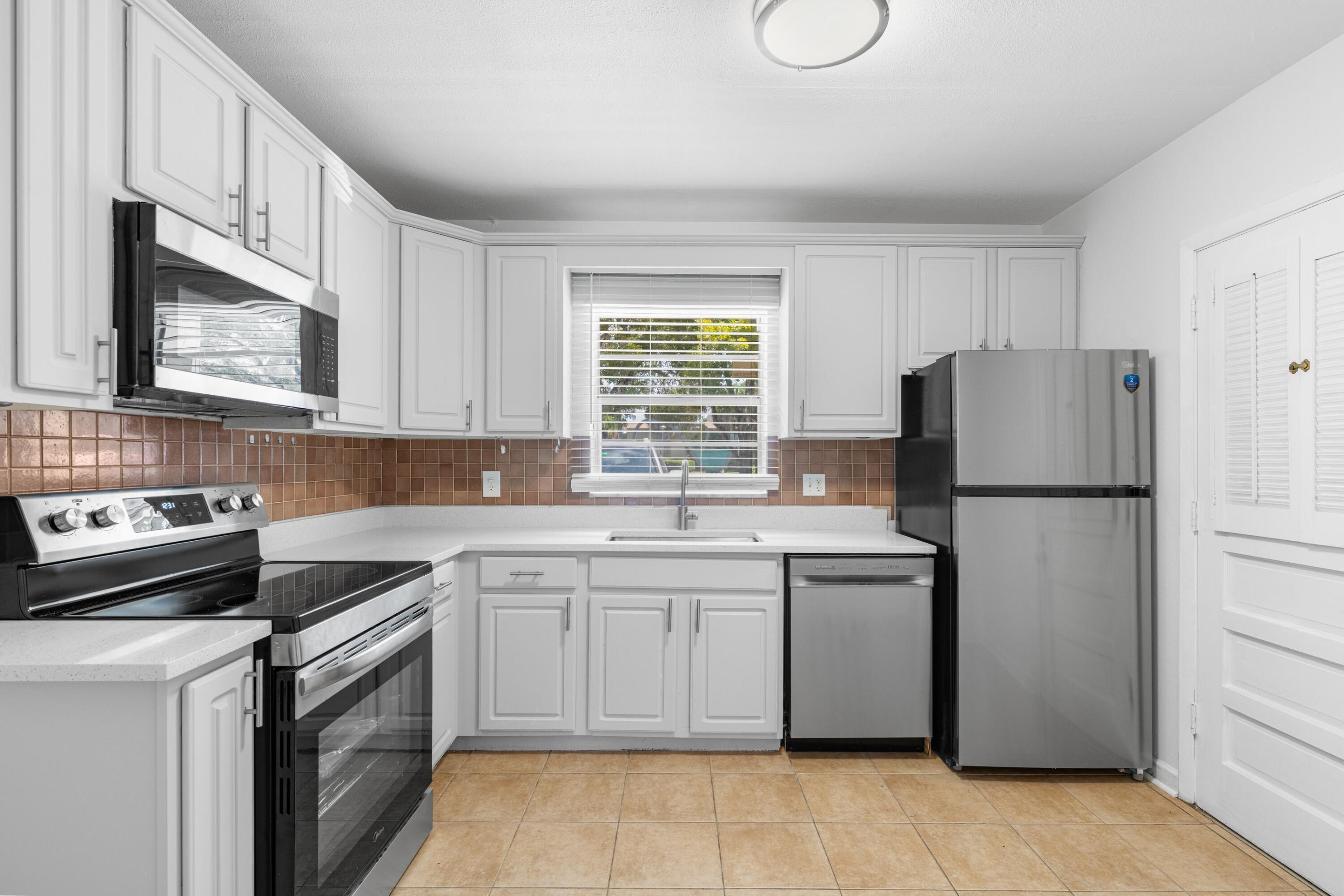 TRAILS END VILLAS INC - Residential Lease