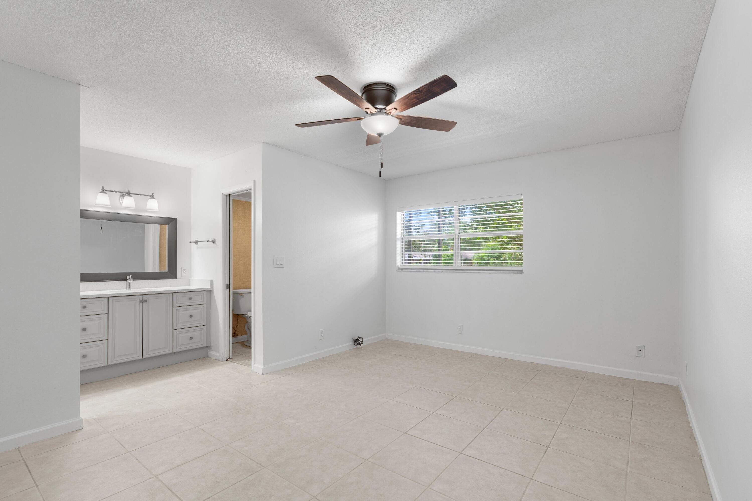 TRAILS END VILLAS INC - Residential Lease