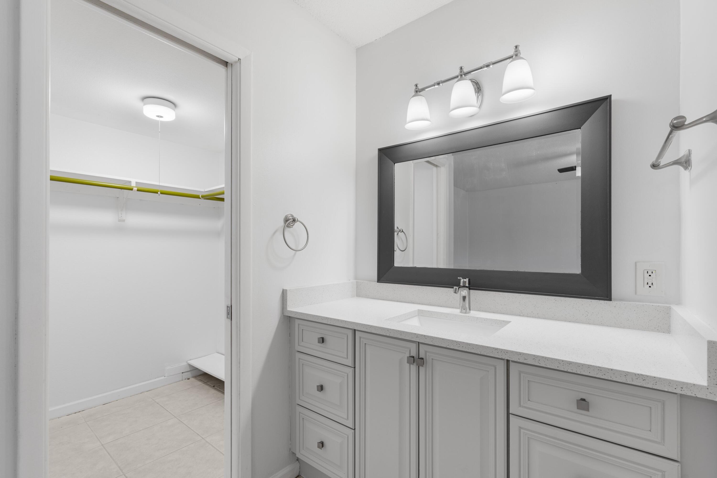 TRAILS END VILLAS INC - Residential Lease