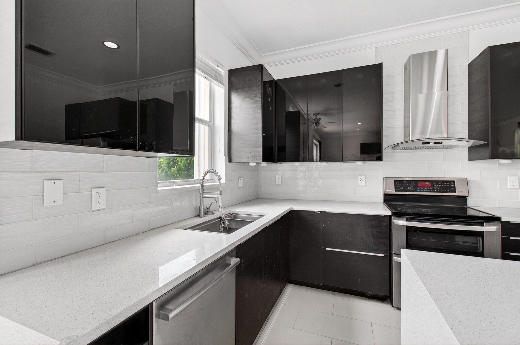 WESTCHESTER LAKES 155-47 - Residential