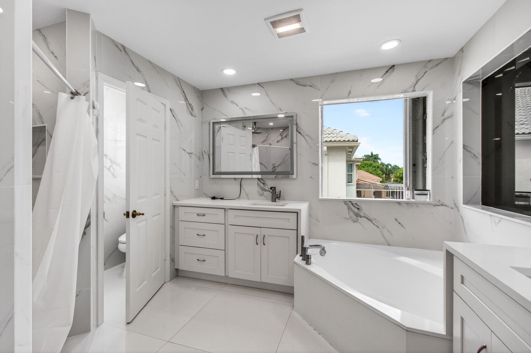 WESTCHESTER LAKES 155-47 - Residential