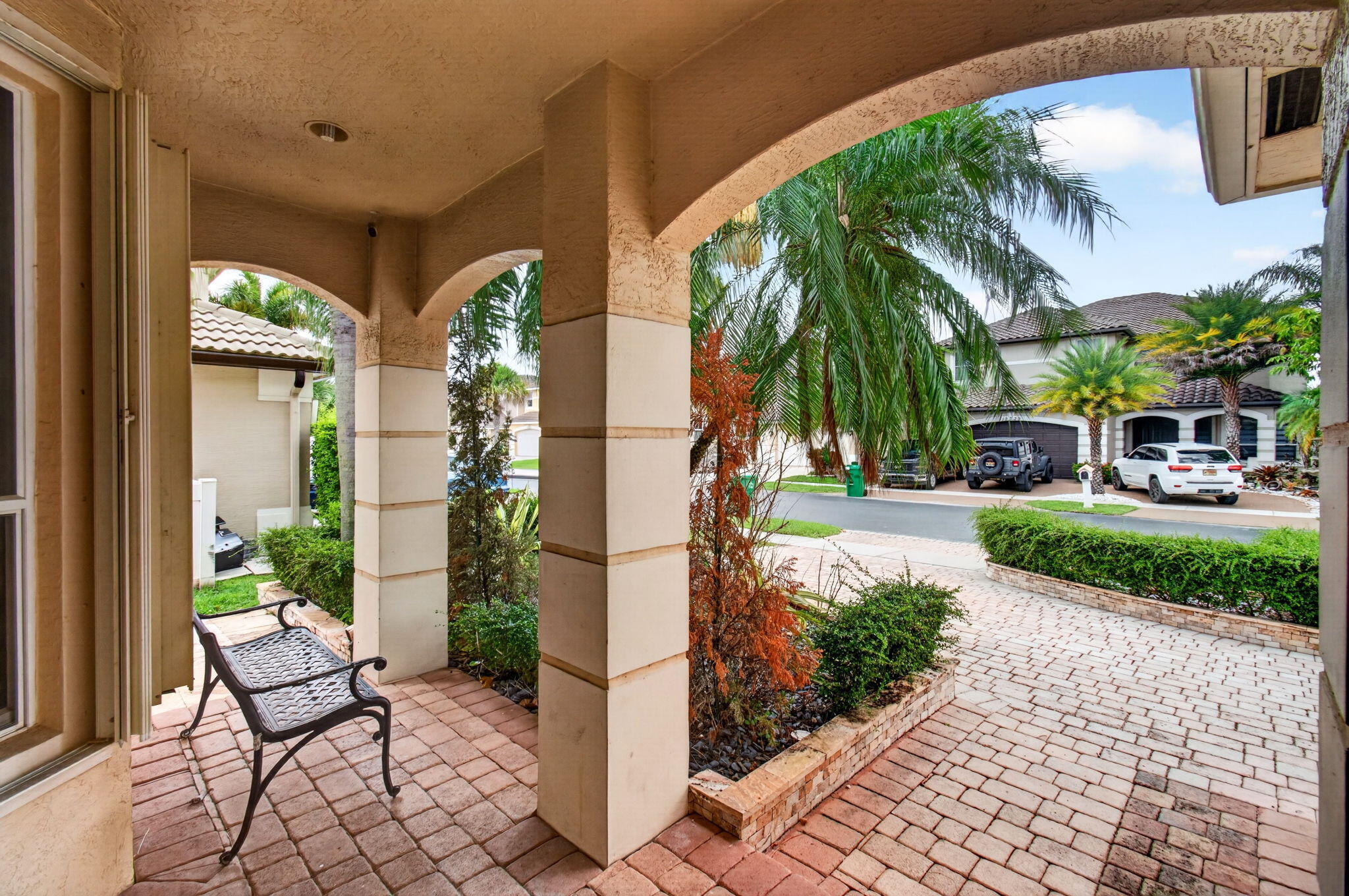 WESTCHESTER LAKES 155-47 - Residential