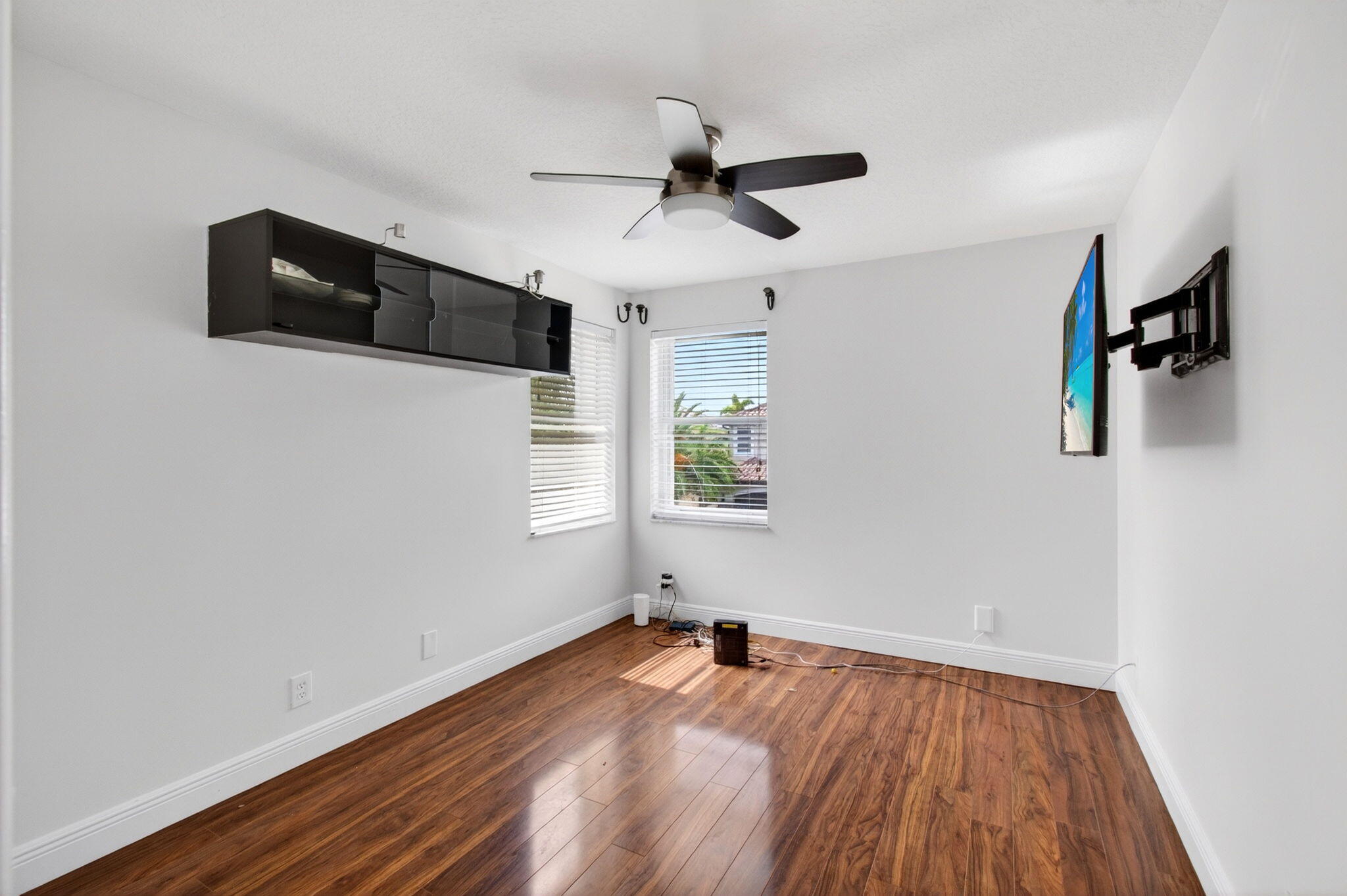 WESTCHESTER LAKES 155-47 - Residential