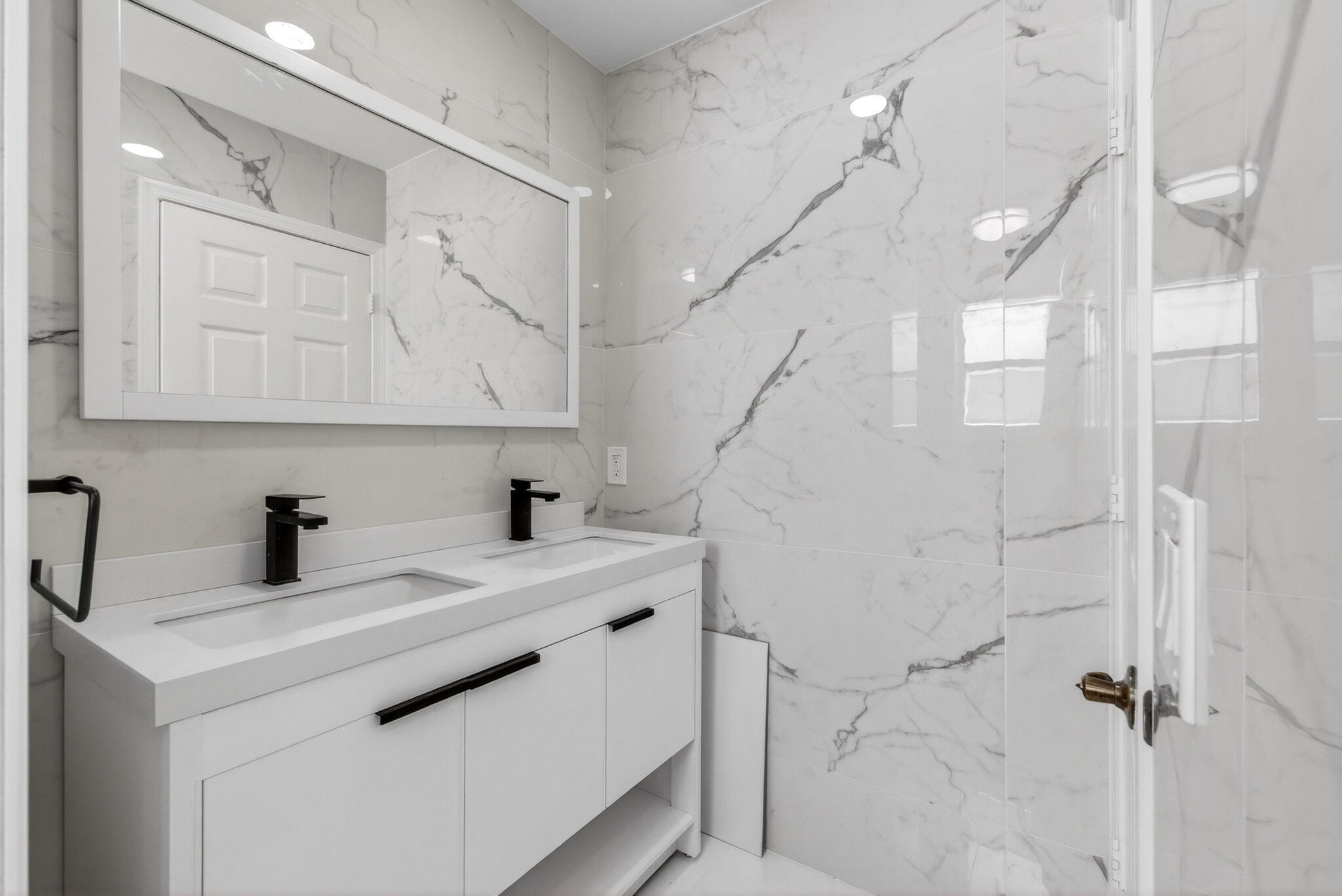 WESTCHESTER LAKES 155-47 - Residential