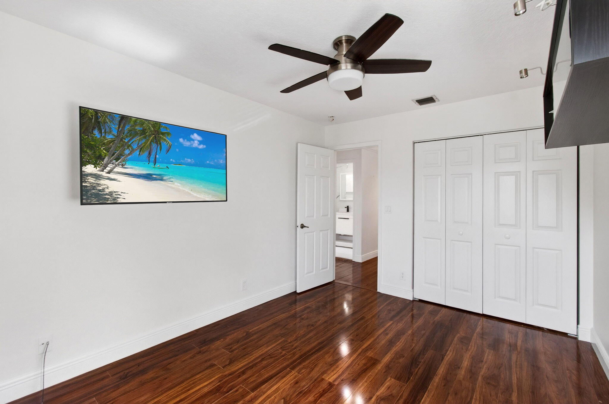 WESTCHESTER LAKES 155-47 - Residential