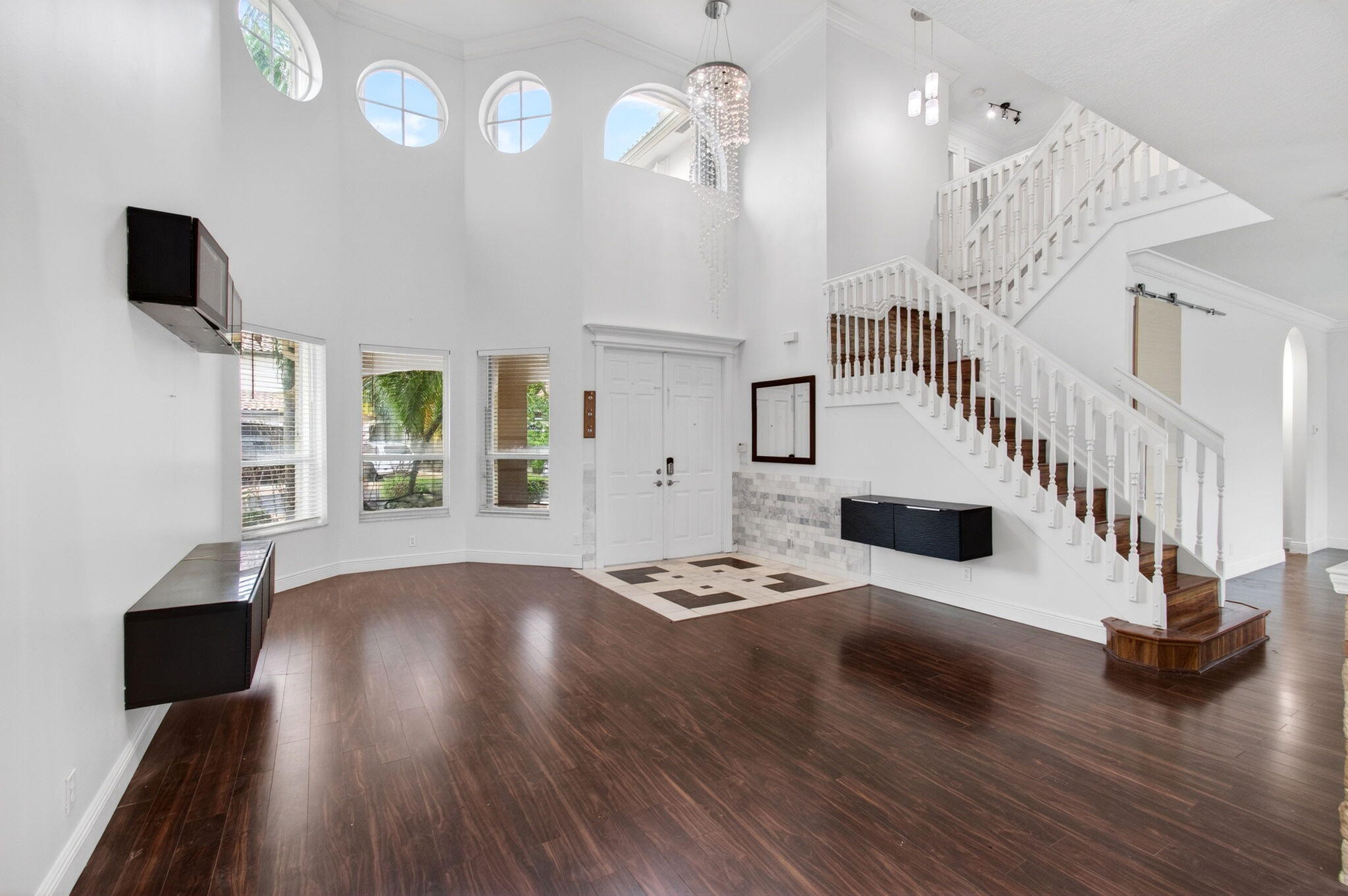 WESTCHESTER LAKES 155-47 - Residential