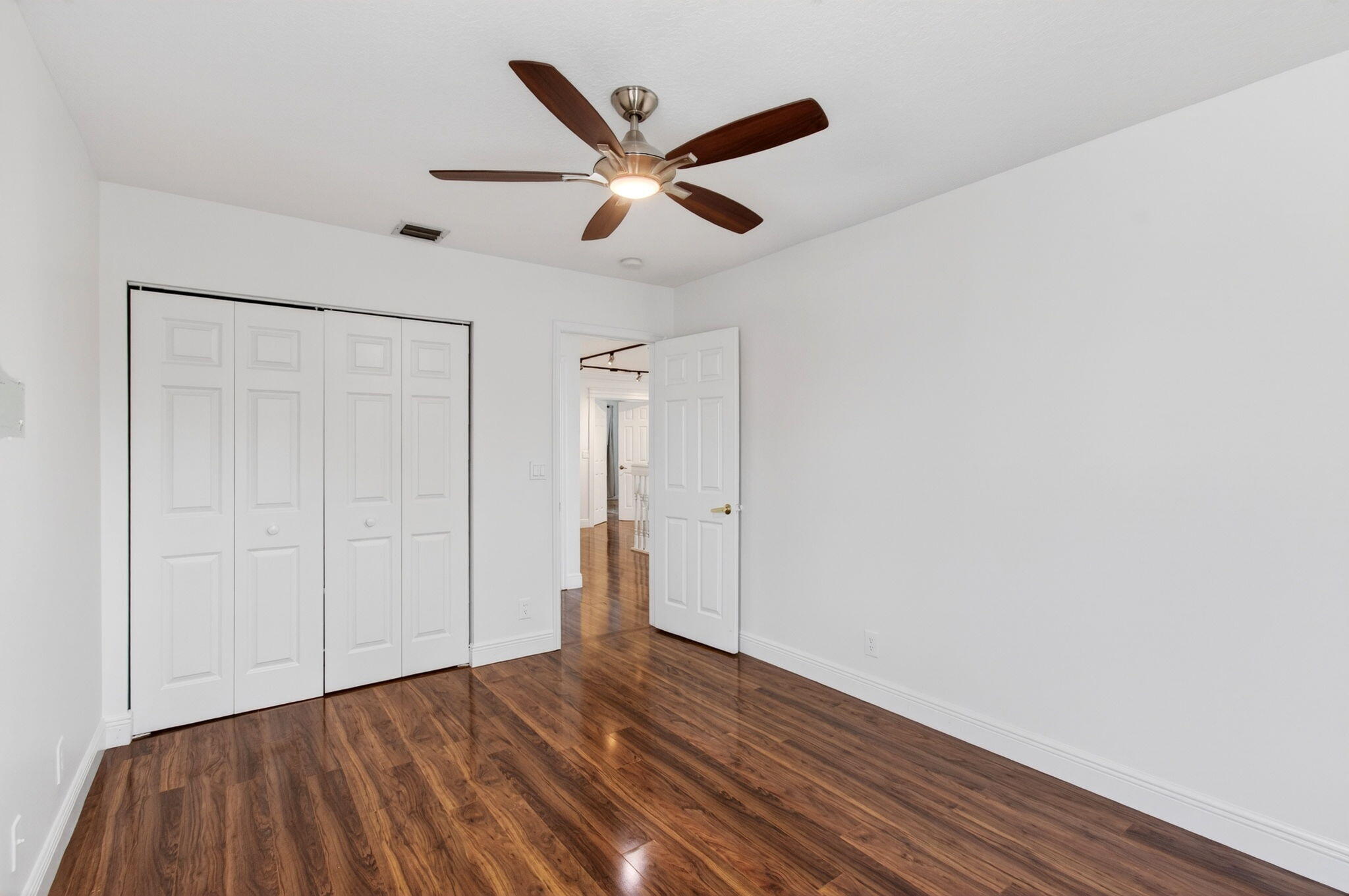 WESTCHESTER LAKES 155-47 - Residential