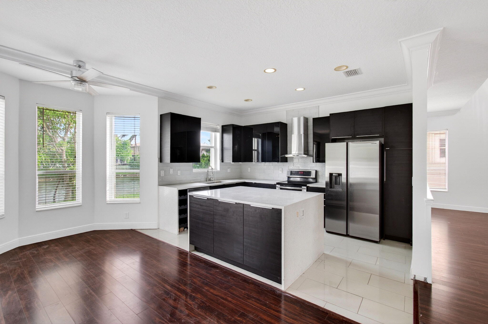 WESTCHESTER LAKES 155-47 - Residential
