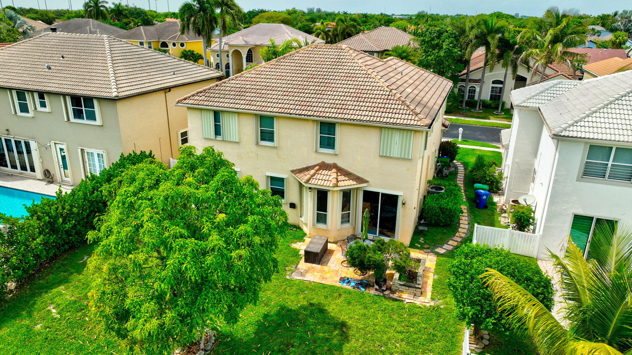 WESTCHESTER LAKES 155-47 - Residential