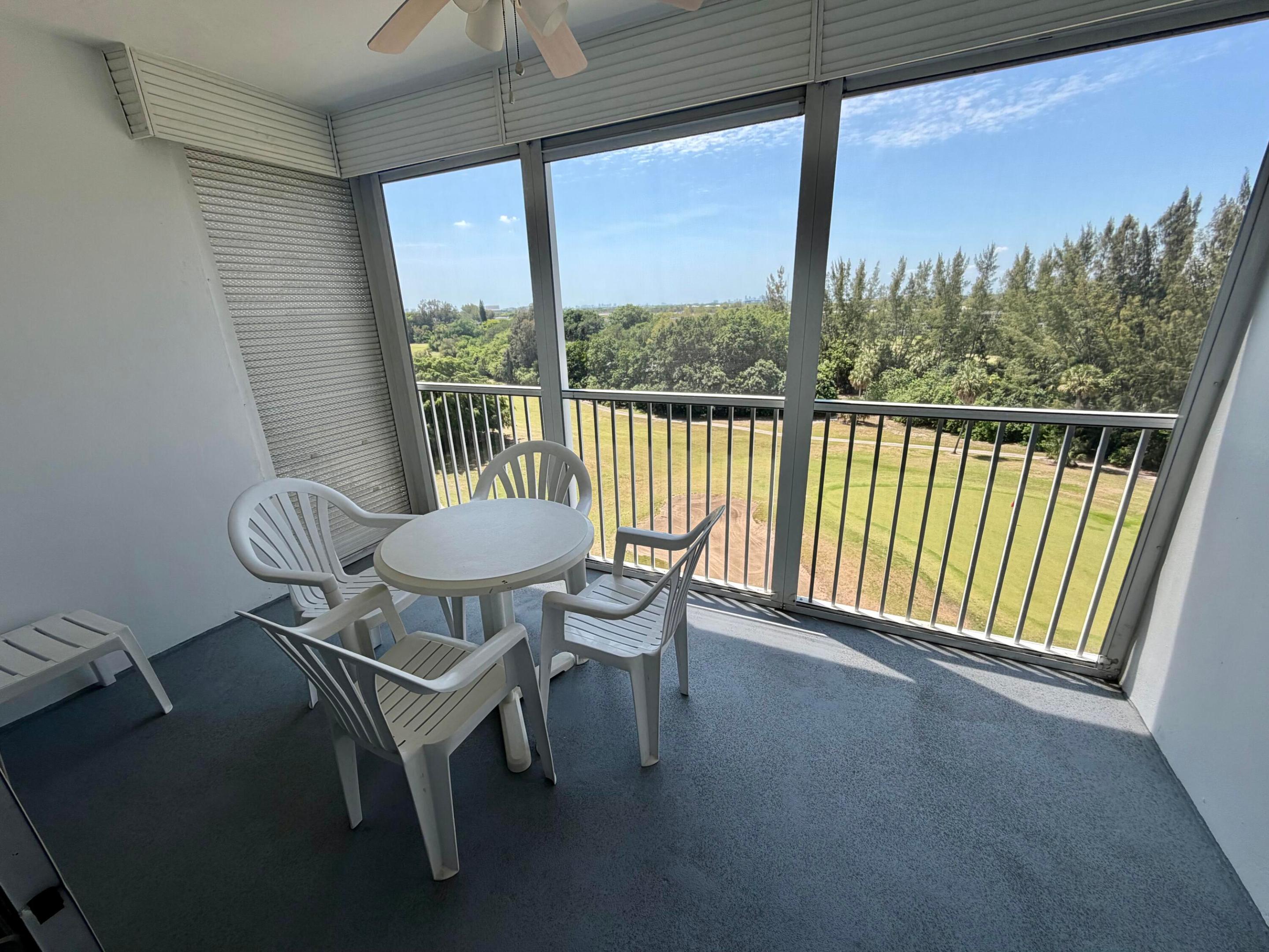 NO 10 PALM-AIRE COUNTRY CLUB - Residential